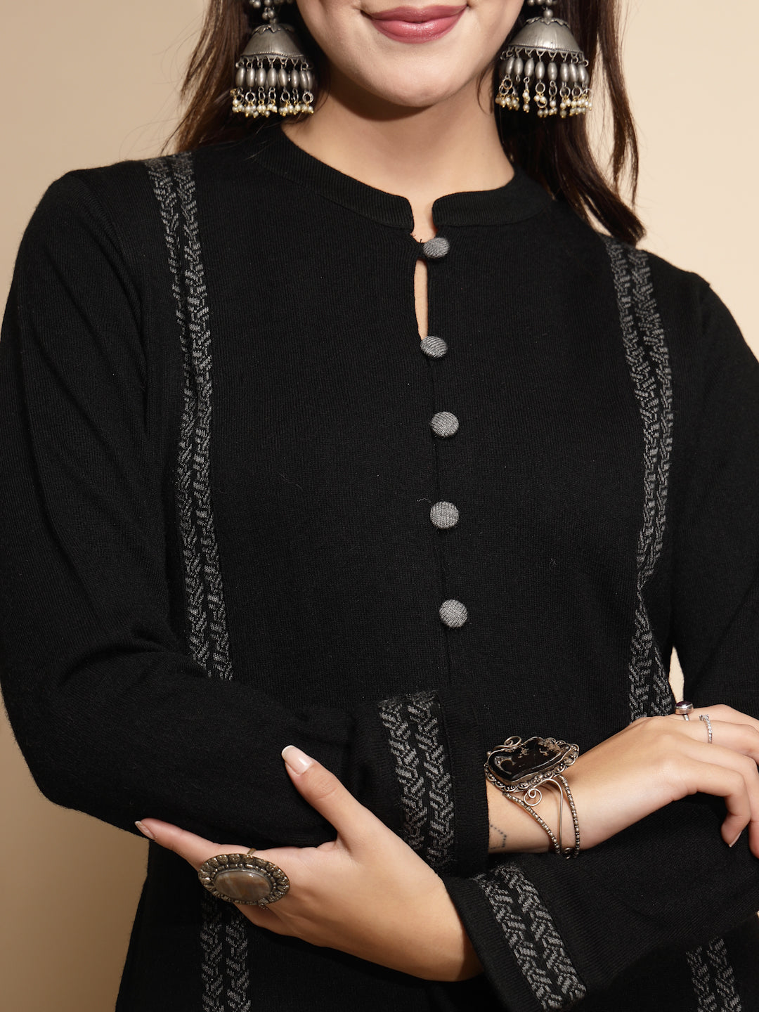 Black Side Printed Full Sleeve Collar With V Neck Woolen Kurta For Women - Global Republic