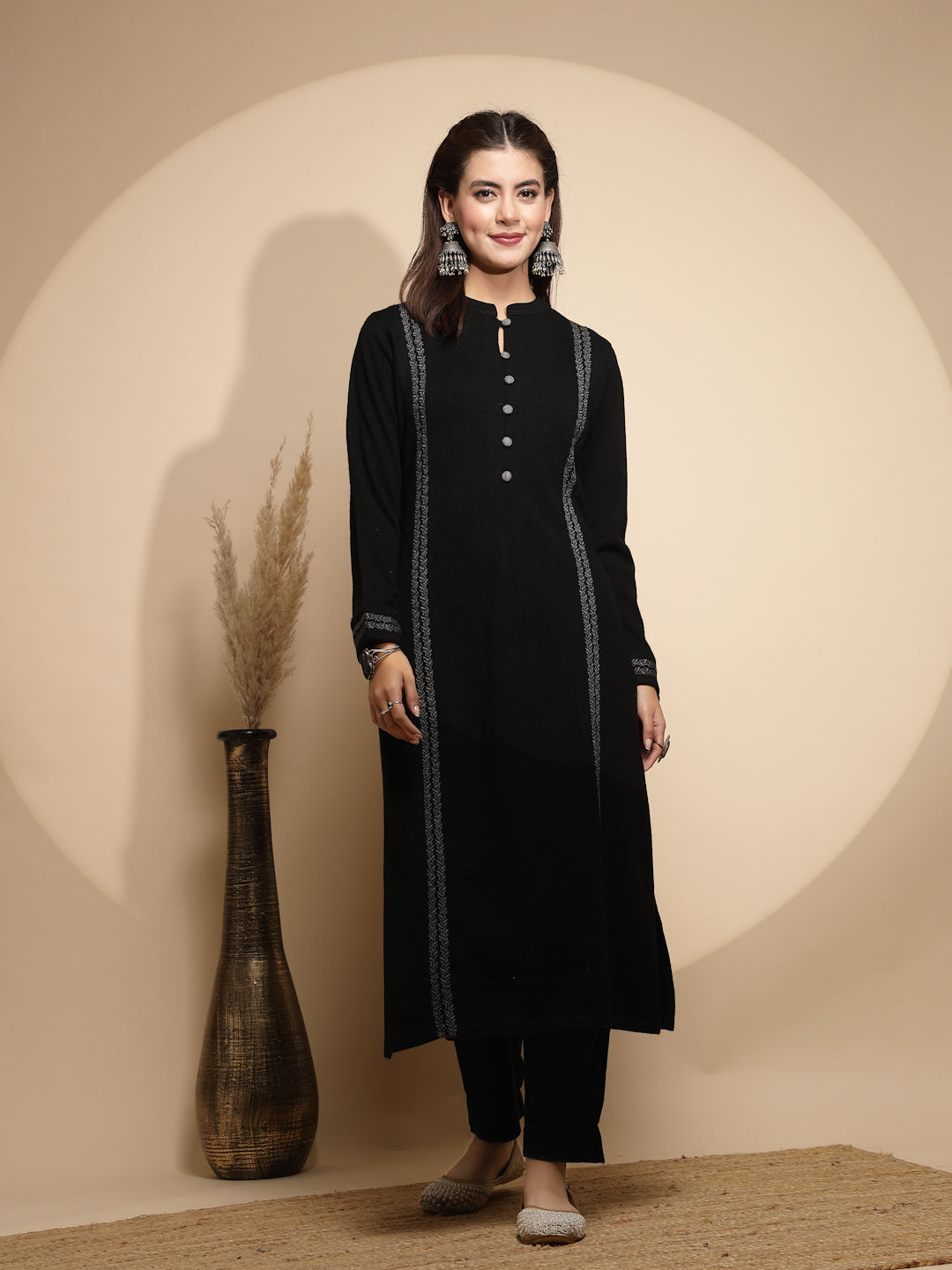 Black Side Printed Full Sleeve Collar With V Neck Woolen Kurta For Women - Global Republic