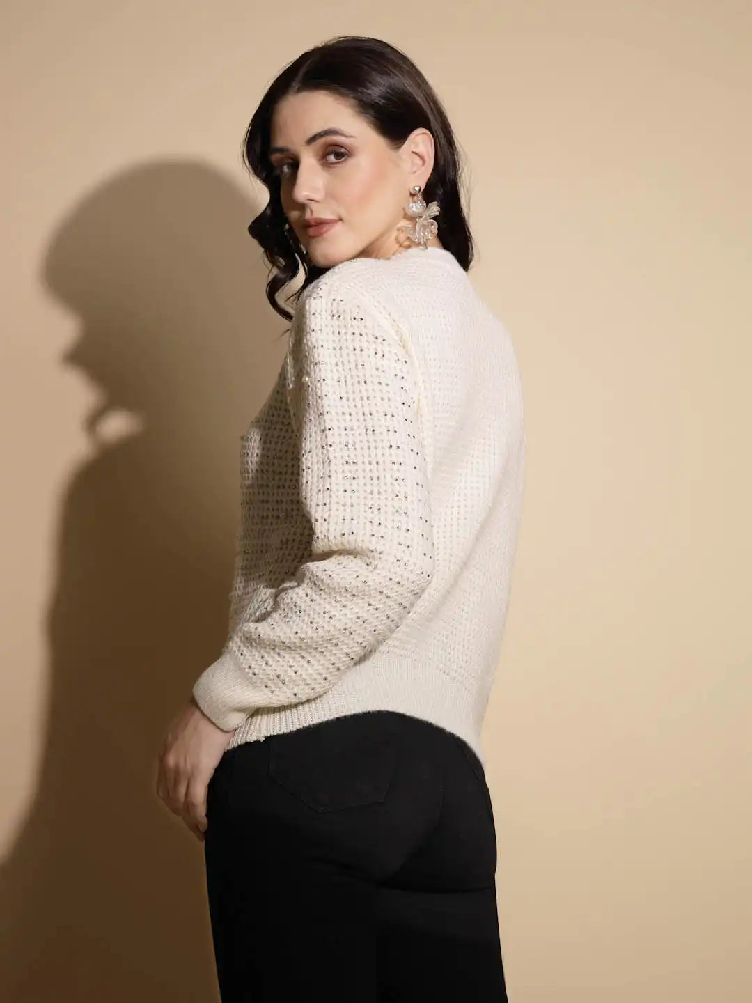 Off White Solid Knitted Pullover - Global Republic