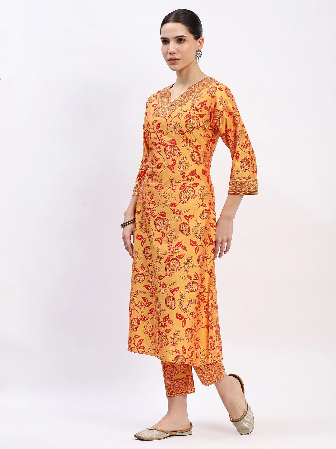 Muslin Embellished Kurta Set - Global Republic