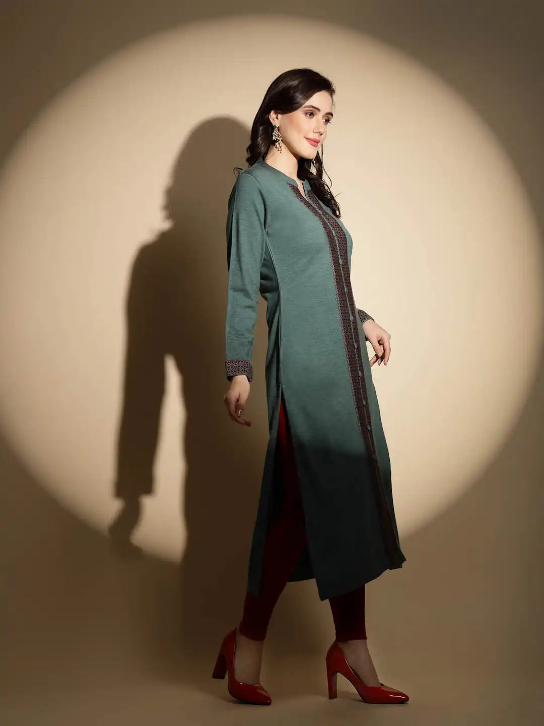 Green Abstract Print Full Sleeve Round With V-Neck Woolen Kurta - Global Republic