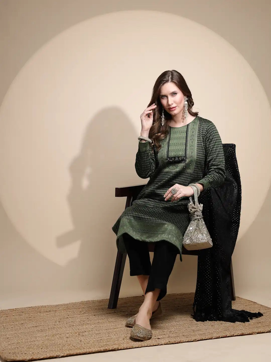 Women Green Printed Kurta Round Neck Woolen With Full Sleeve - Global Republic
