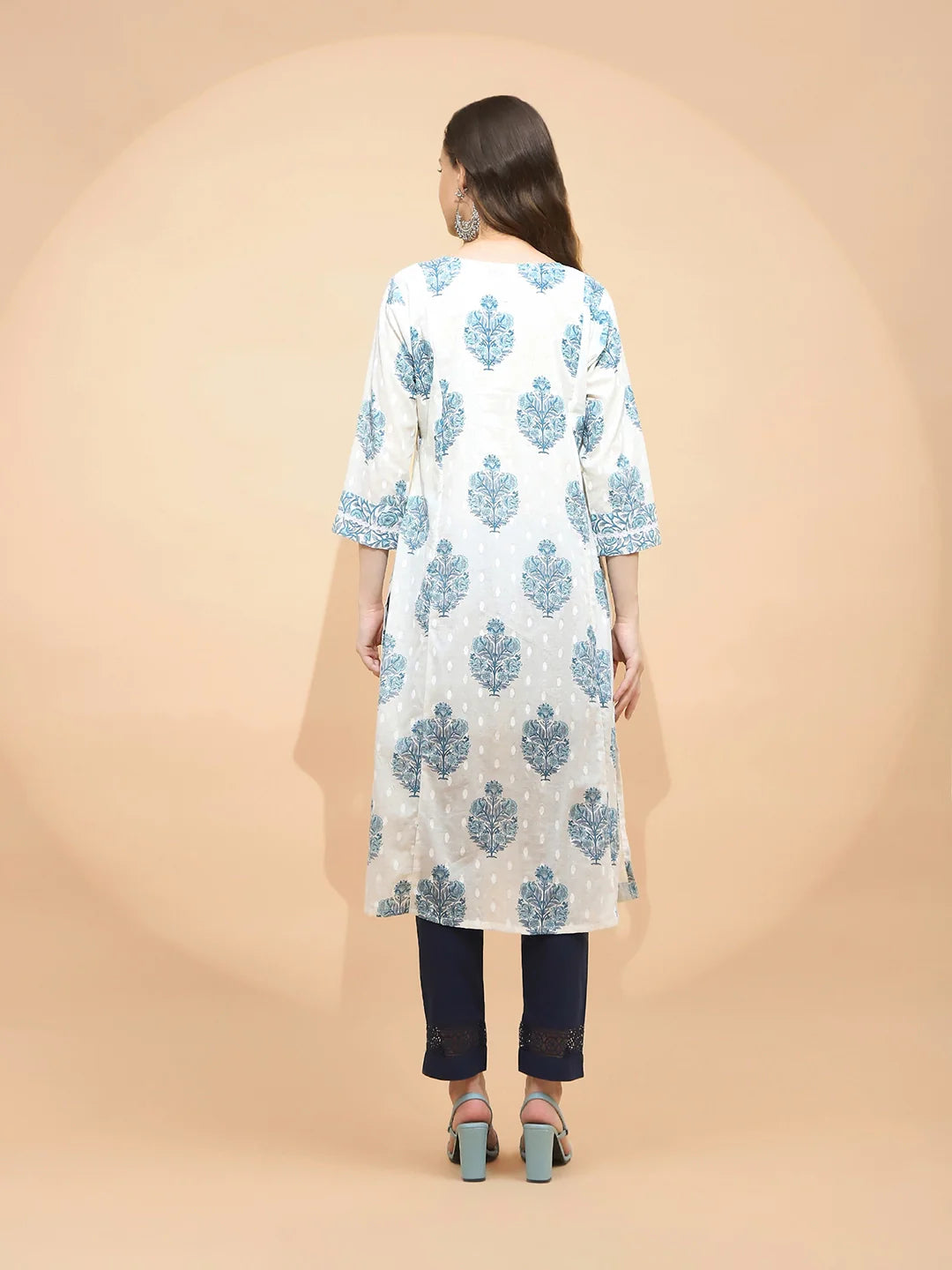 White Cotton Blend Loose Fit Kurta For Women - Global Republic