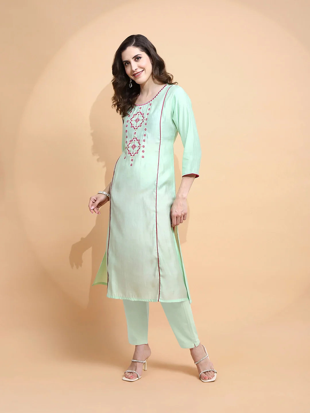 Green Embroidered Muslin Kurta - Global Republic