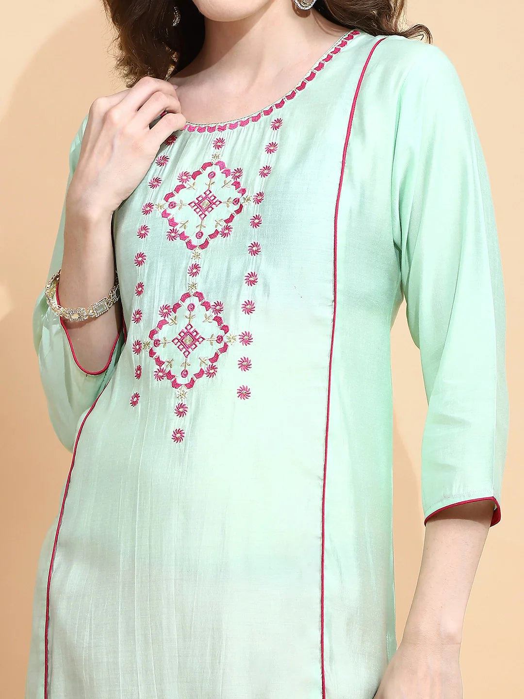 Green Embroidered Muslin Kurta - Global Republic