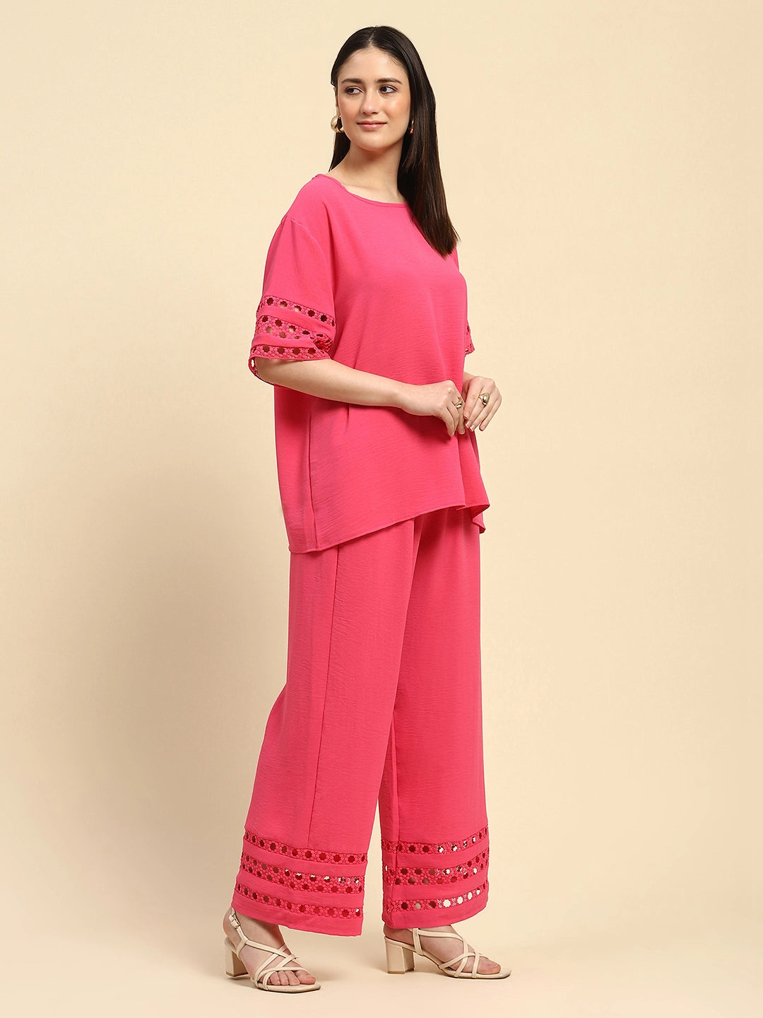 Pink Solid Lace Loose Nightsuit - Global Republic