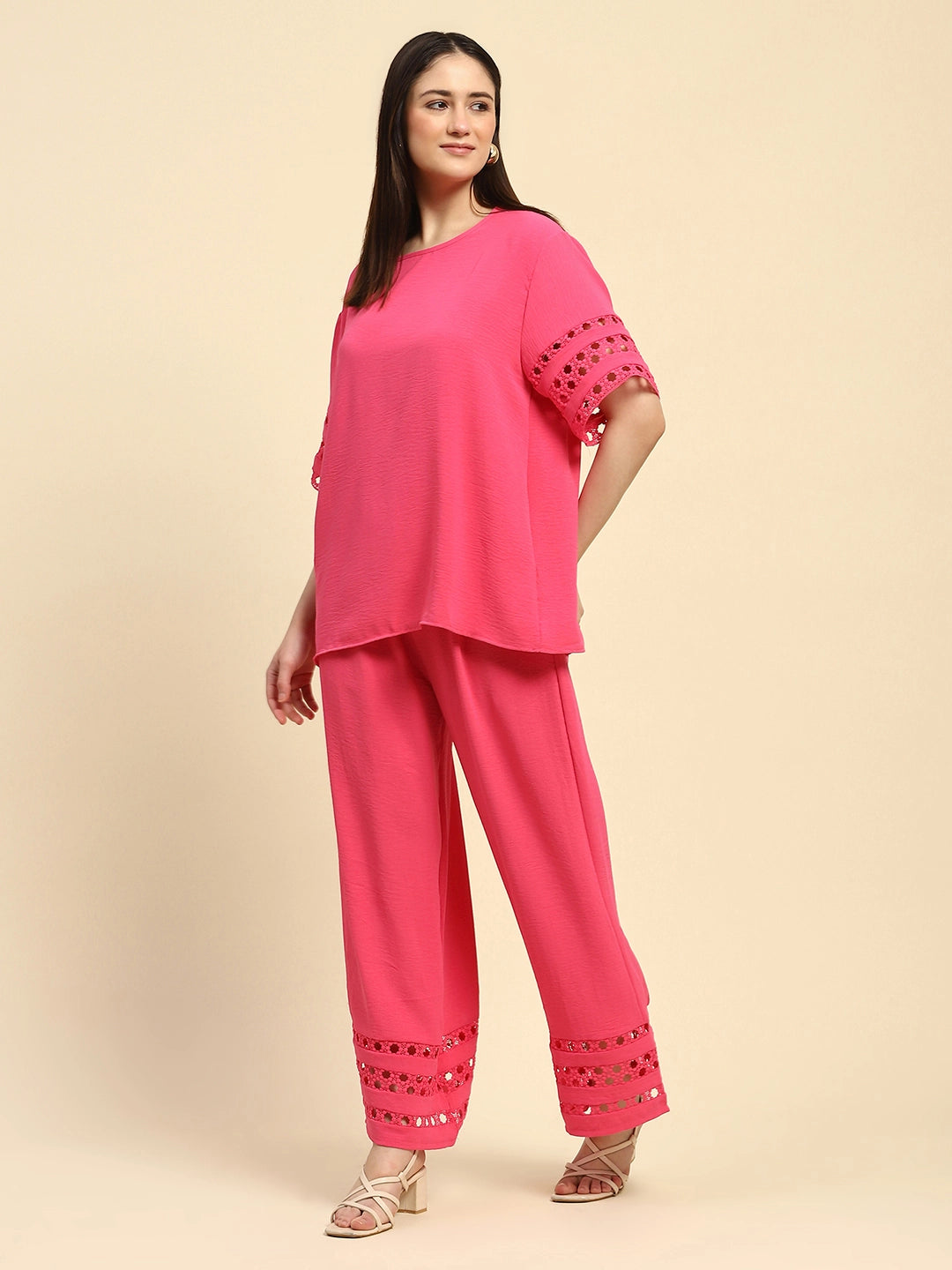 Pink Solid Lace Loose Nightsuit - Global Republic
