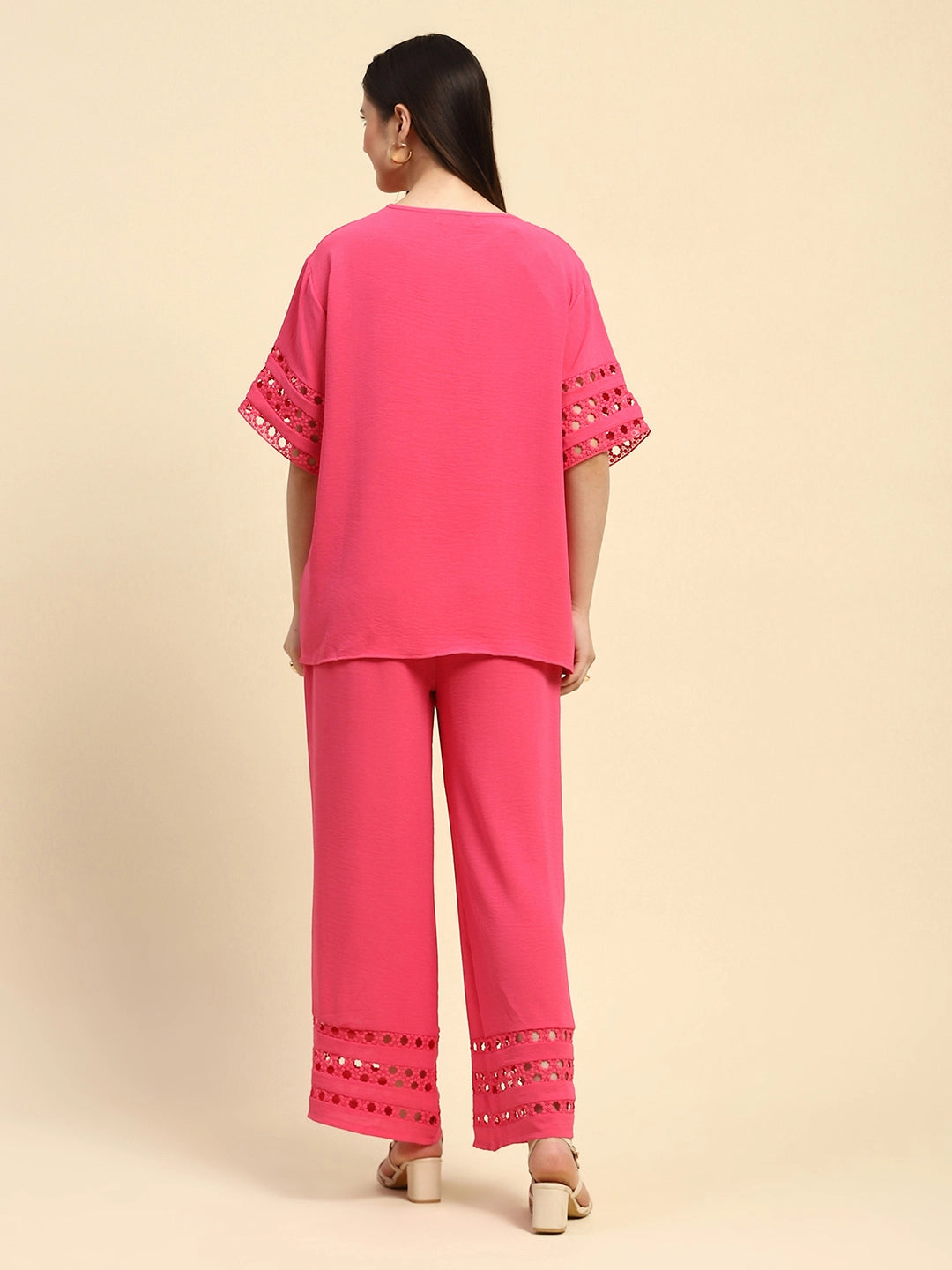 Pink Solid Lace Loose Nightsuit - Global Republic