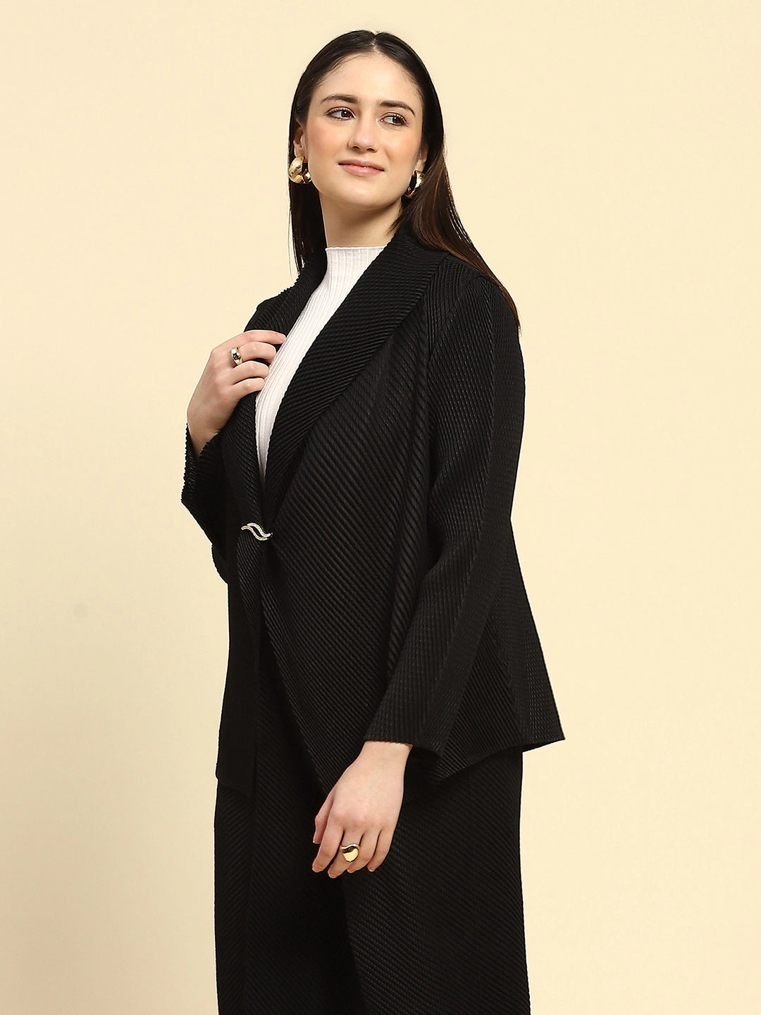 Black Pleated Loose Shrug - Global Republic