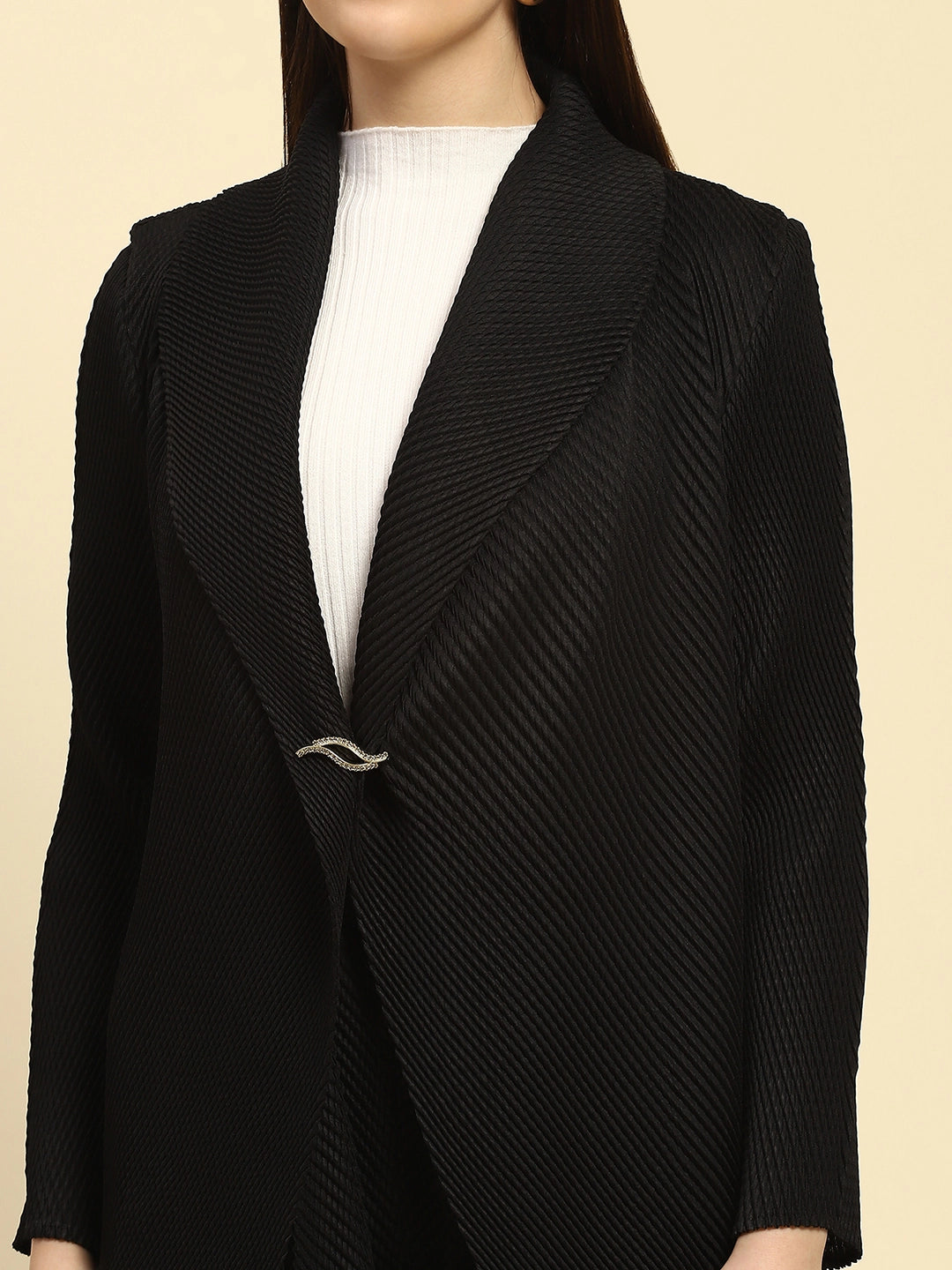 Black Pleated Loose Shrug - Global Republic