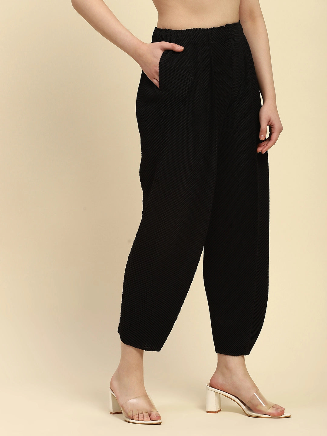 Black Pleated Loose Lower - Global Republic