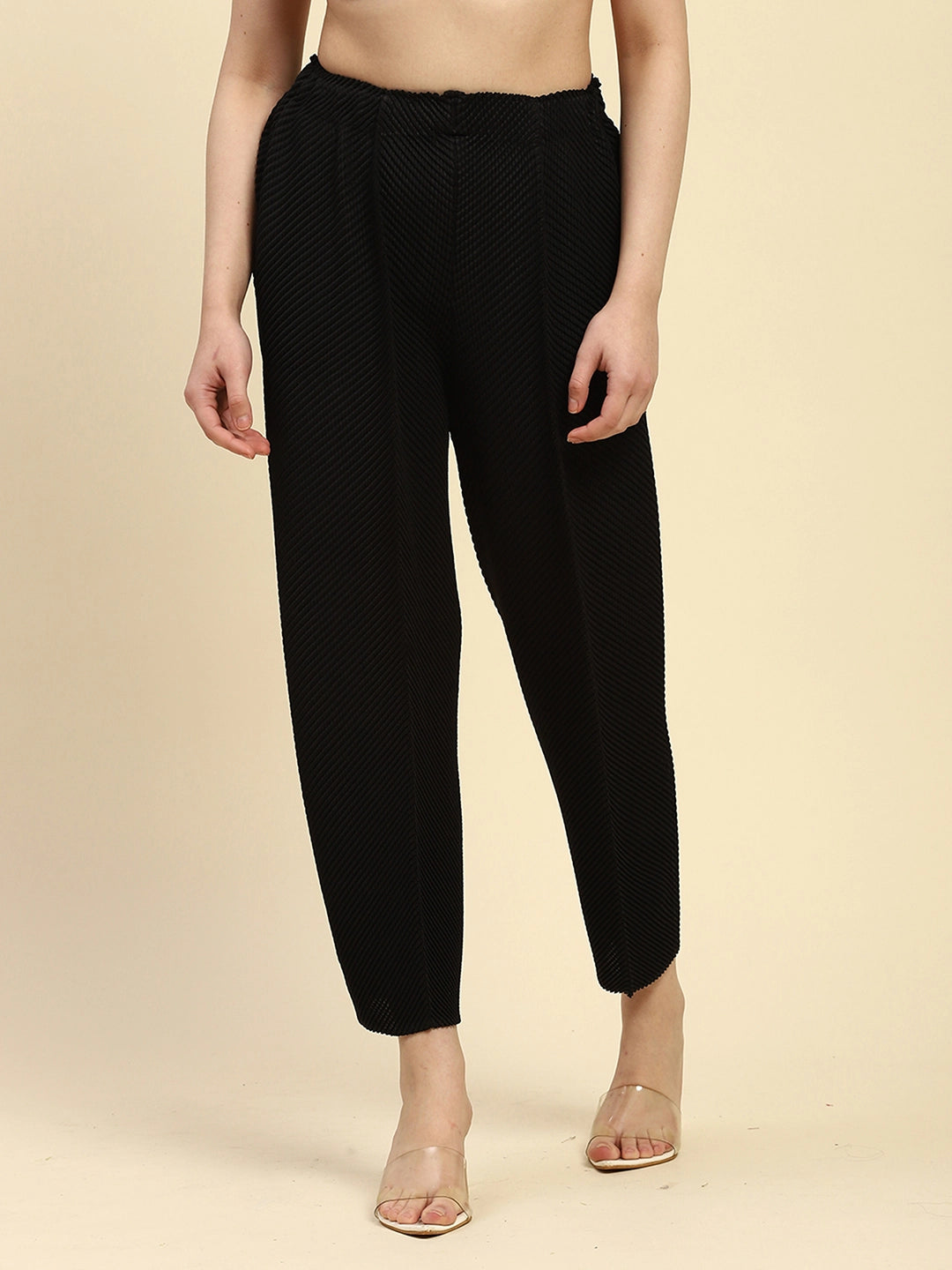 Black Pleated Loose Lower - Global Republic