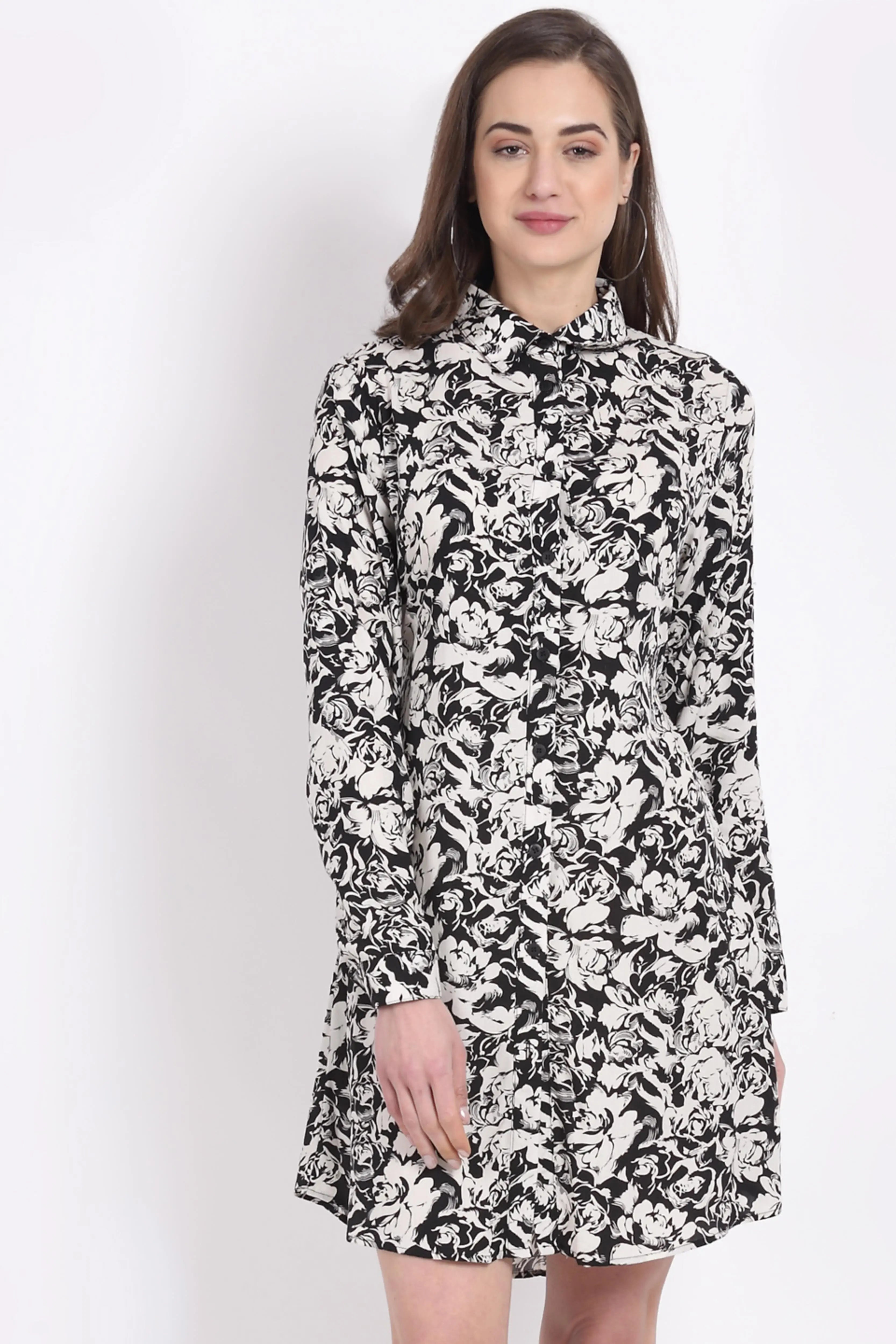 Women Straight Fit Floral Printed Black Tunic - Global Republic