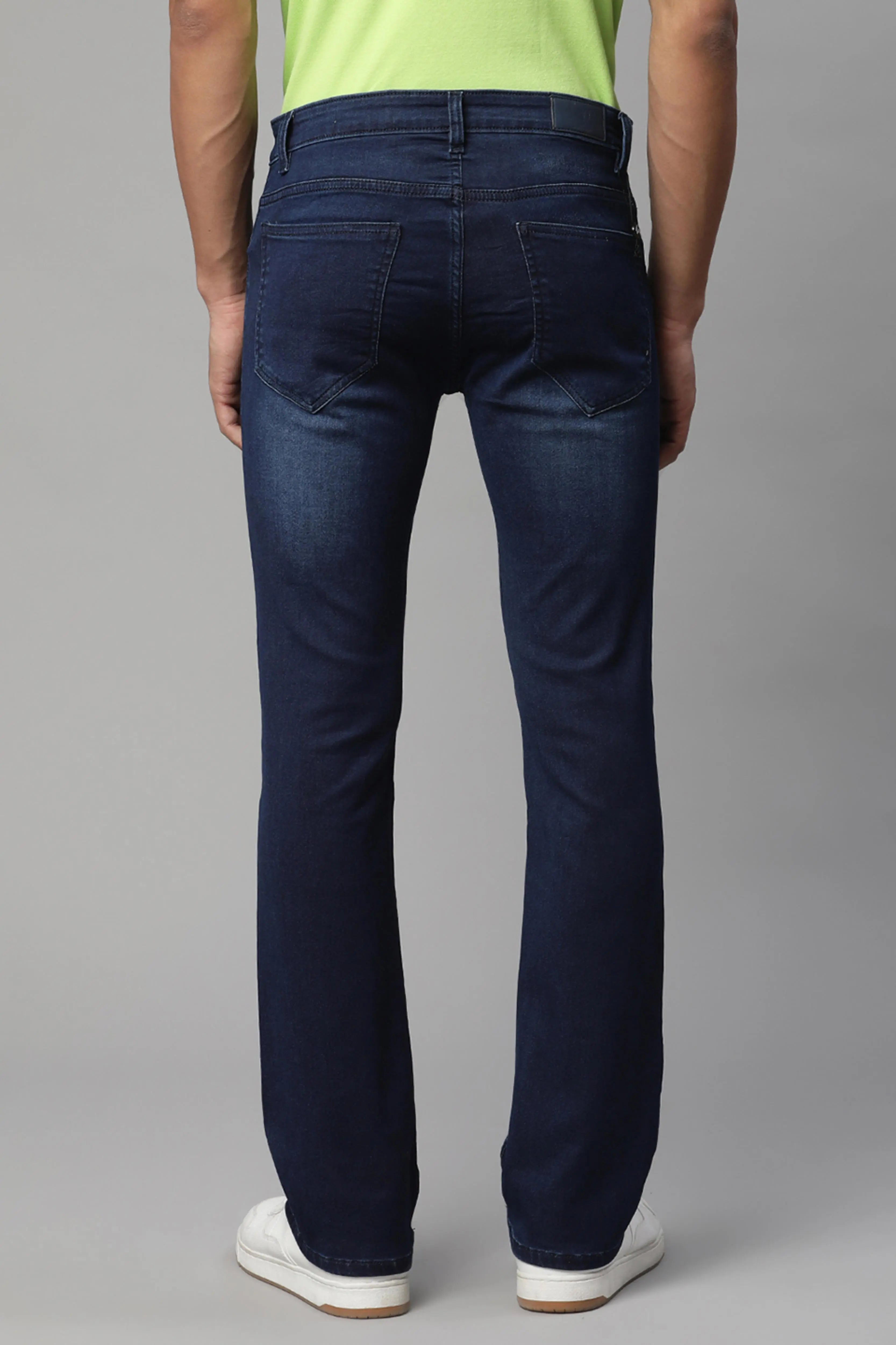 Men Blue Faded Straight Denim Jeans - Global Republic