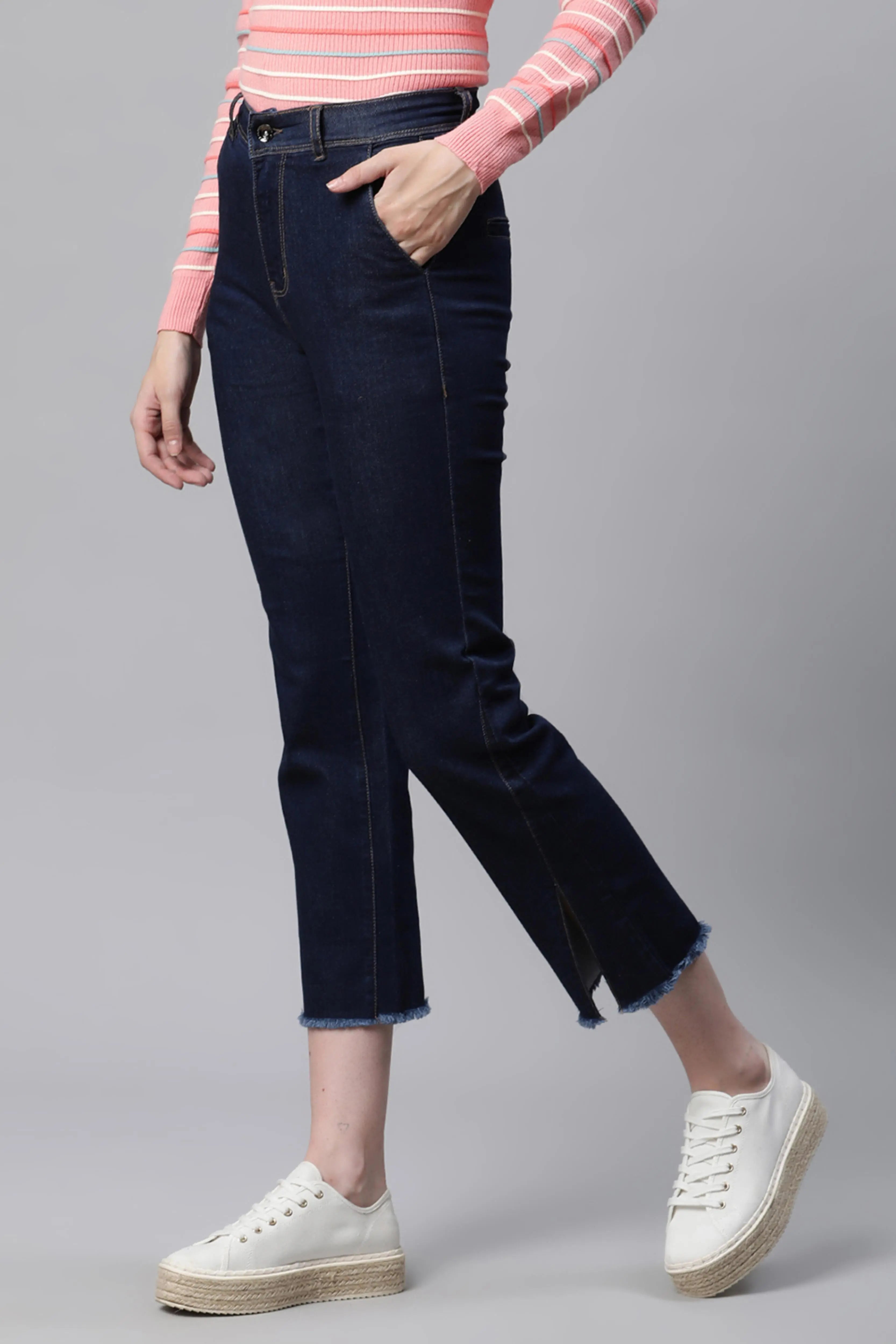 women blue slim fit jeans