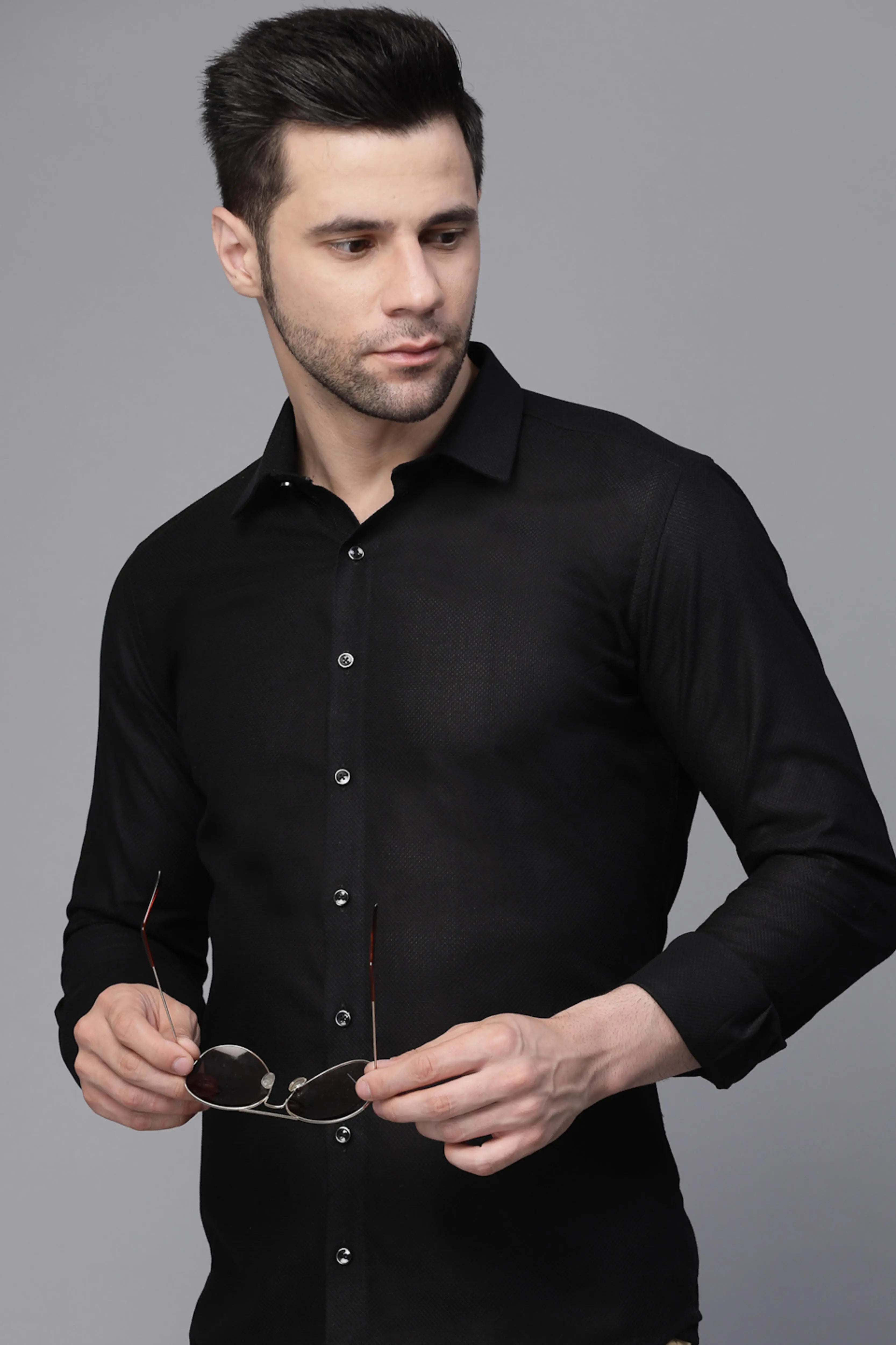 Mens Black Full Sleeve Solid Slim Fit Shirt - Global Republic