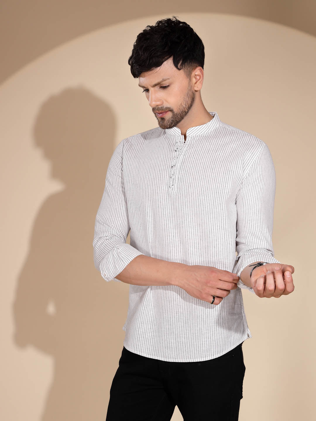 Mens Off White Round Nack Printed Kurta - Global Republic