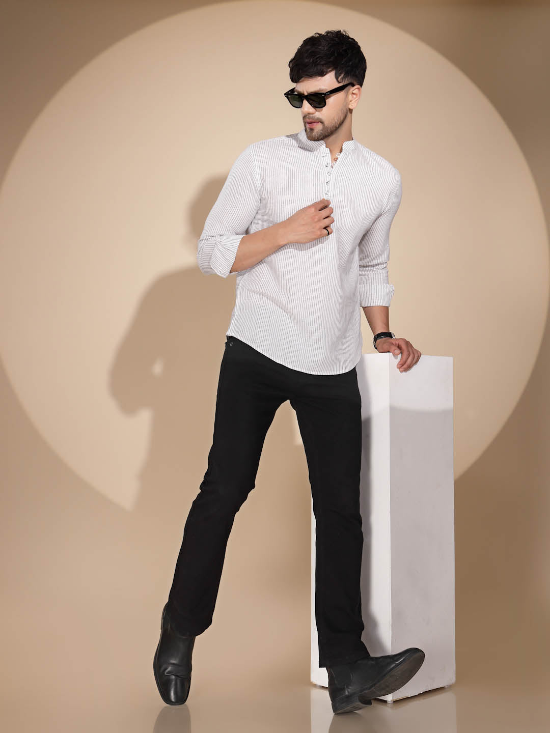 Mens Off White Round Nack Printed Kurta - Global Republic