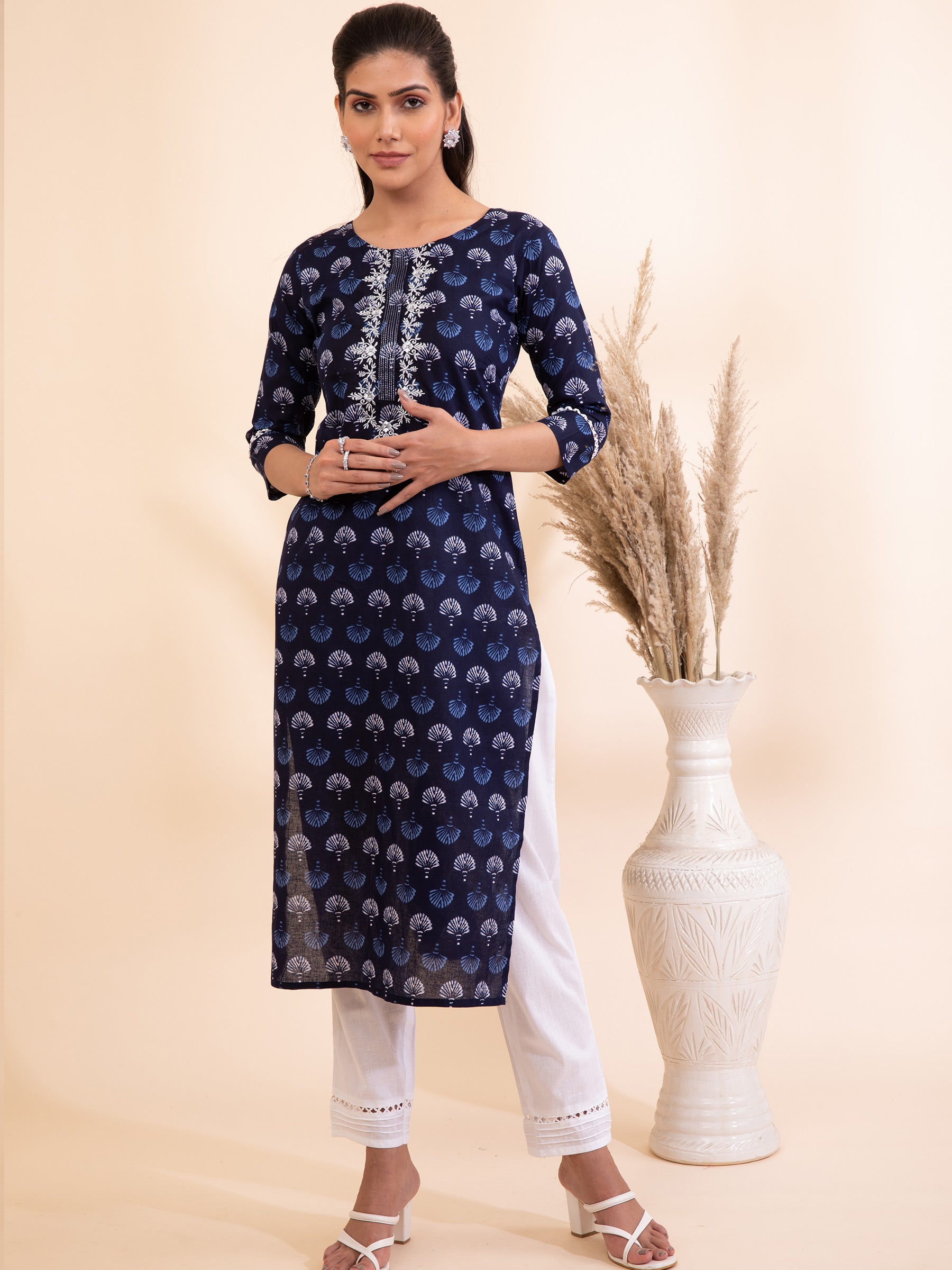 Women Indigo Round Neck Printed Kurta Set - Global Republic