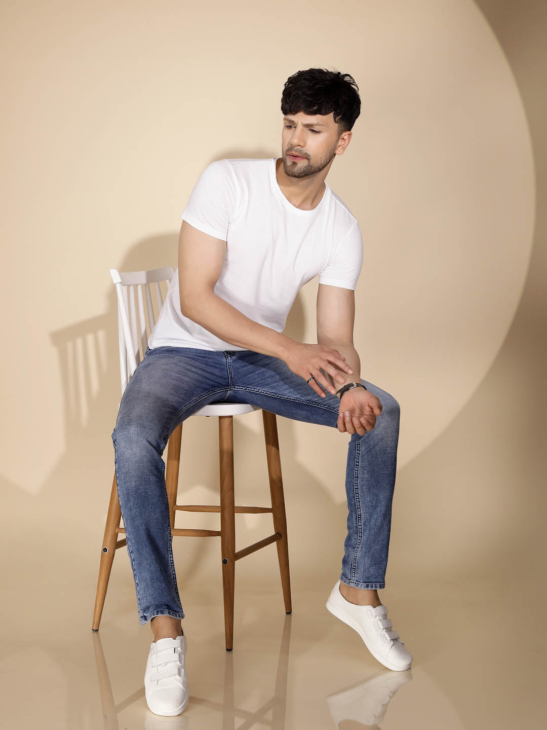 White Round Neck Solid T-Shirt - Global Republic