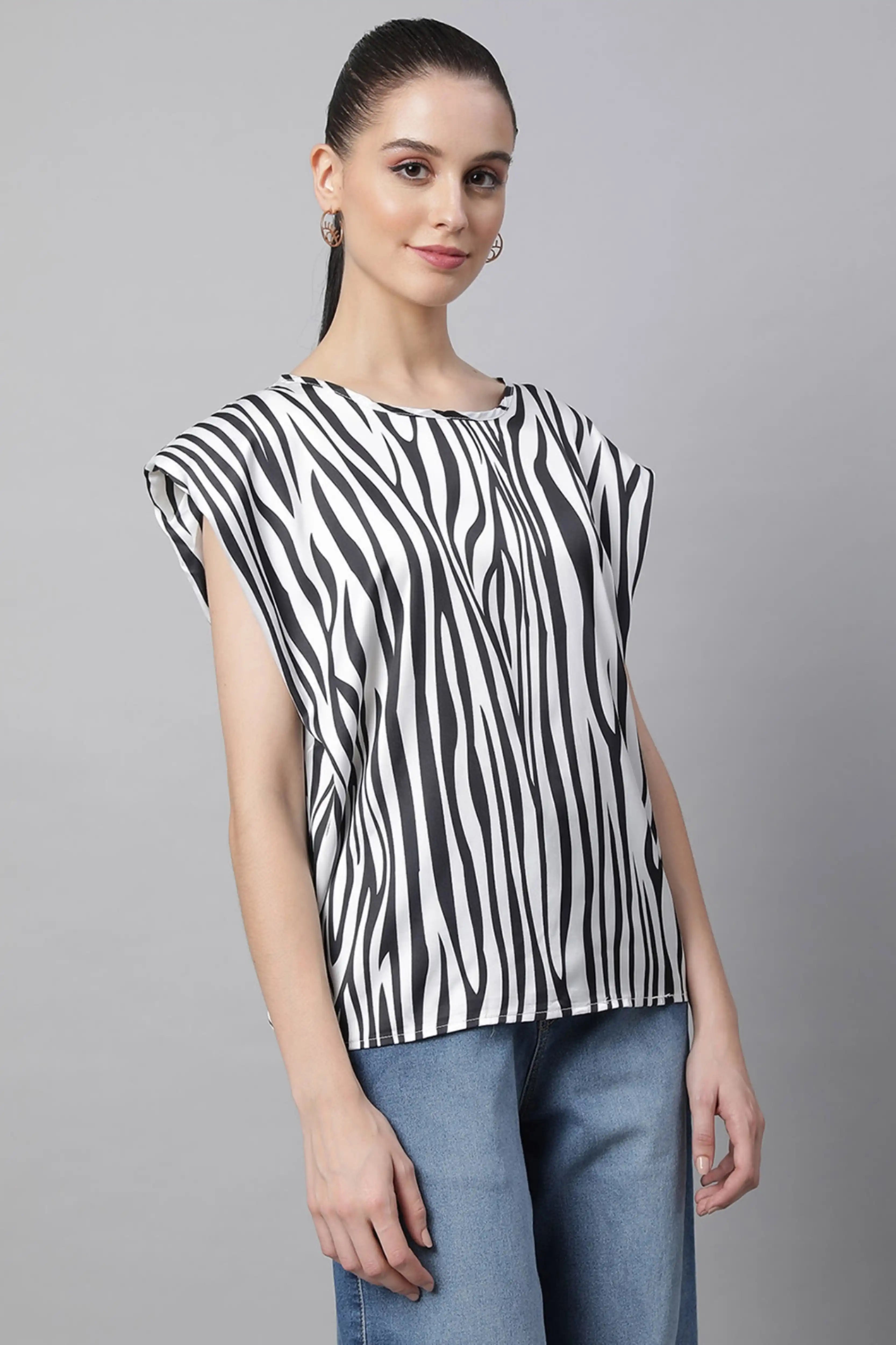 Black And White Printed Blouson Top