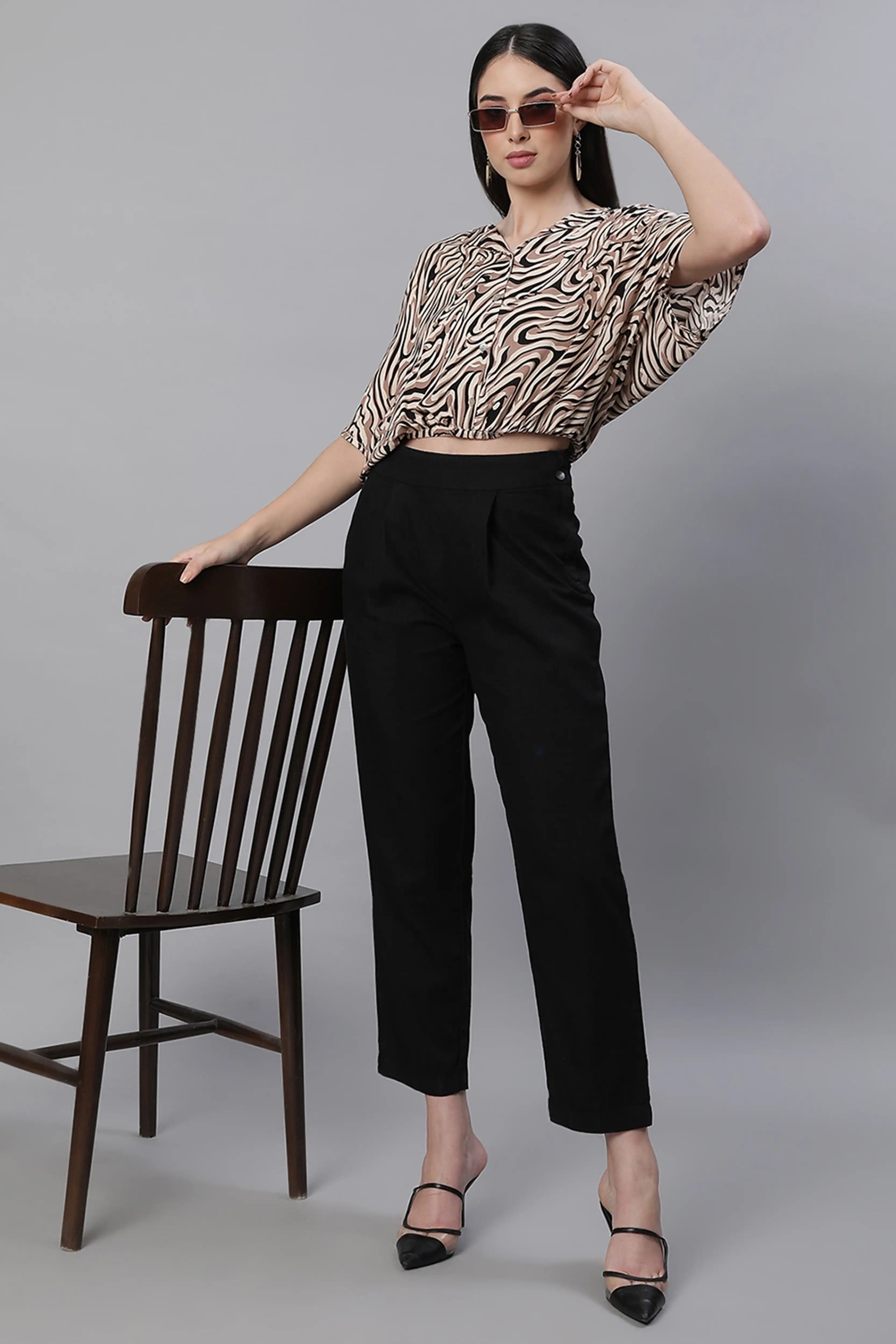 Collar Neck Printed Blouson Top