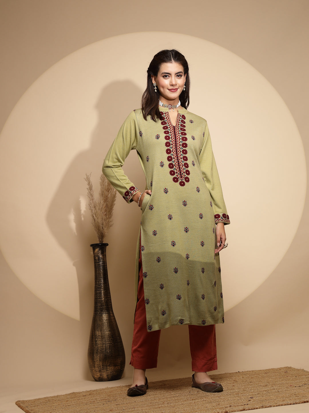 Green Printed Full Sleeve Collar With V-Neck Woolen Kurta For Women - Global Republic