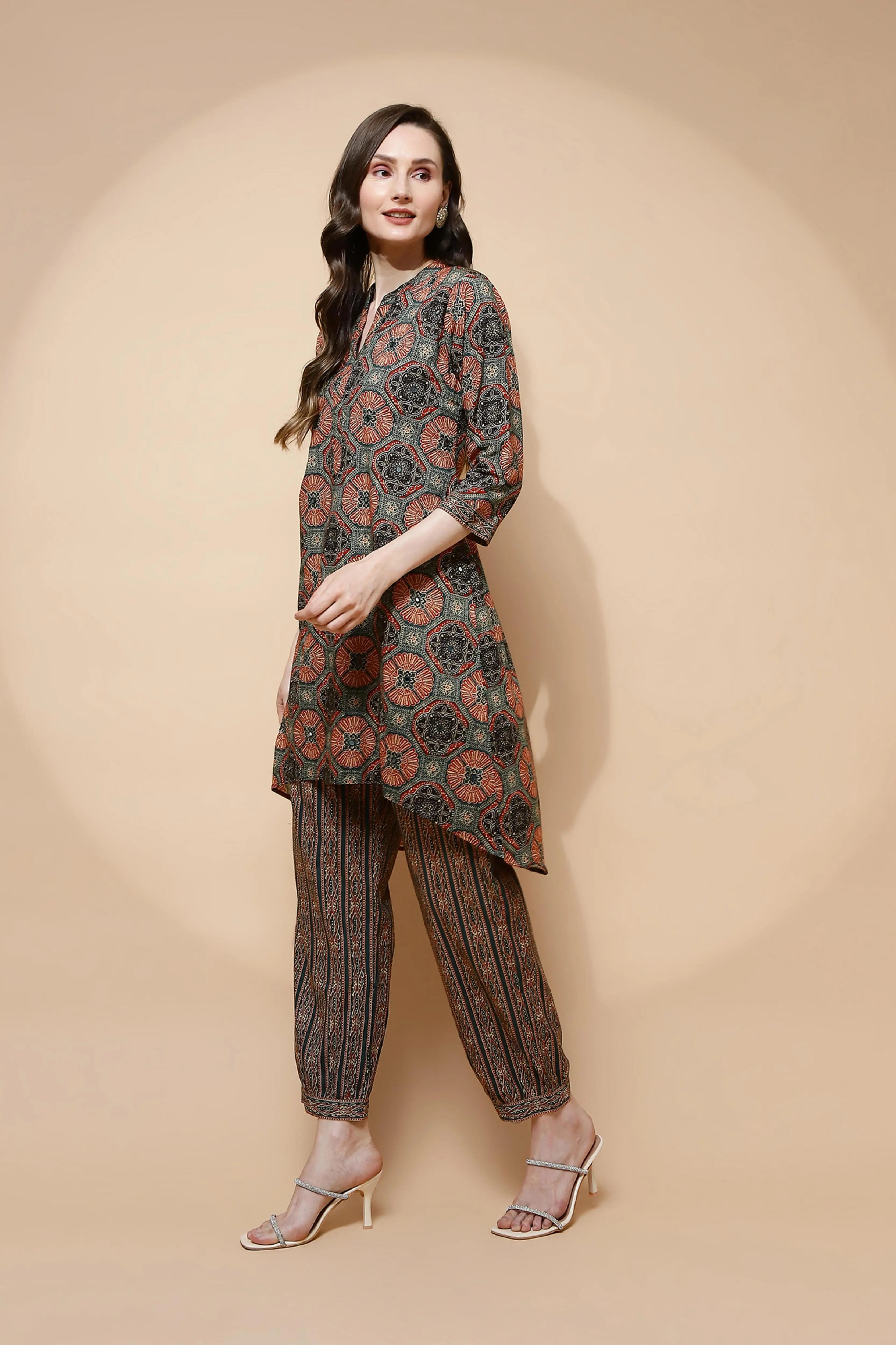 Rust Green Cotton Blend Loose Fit Kurta Set For Women - Global Republic