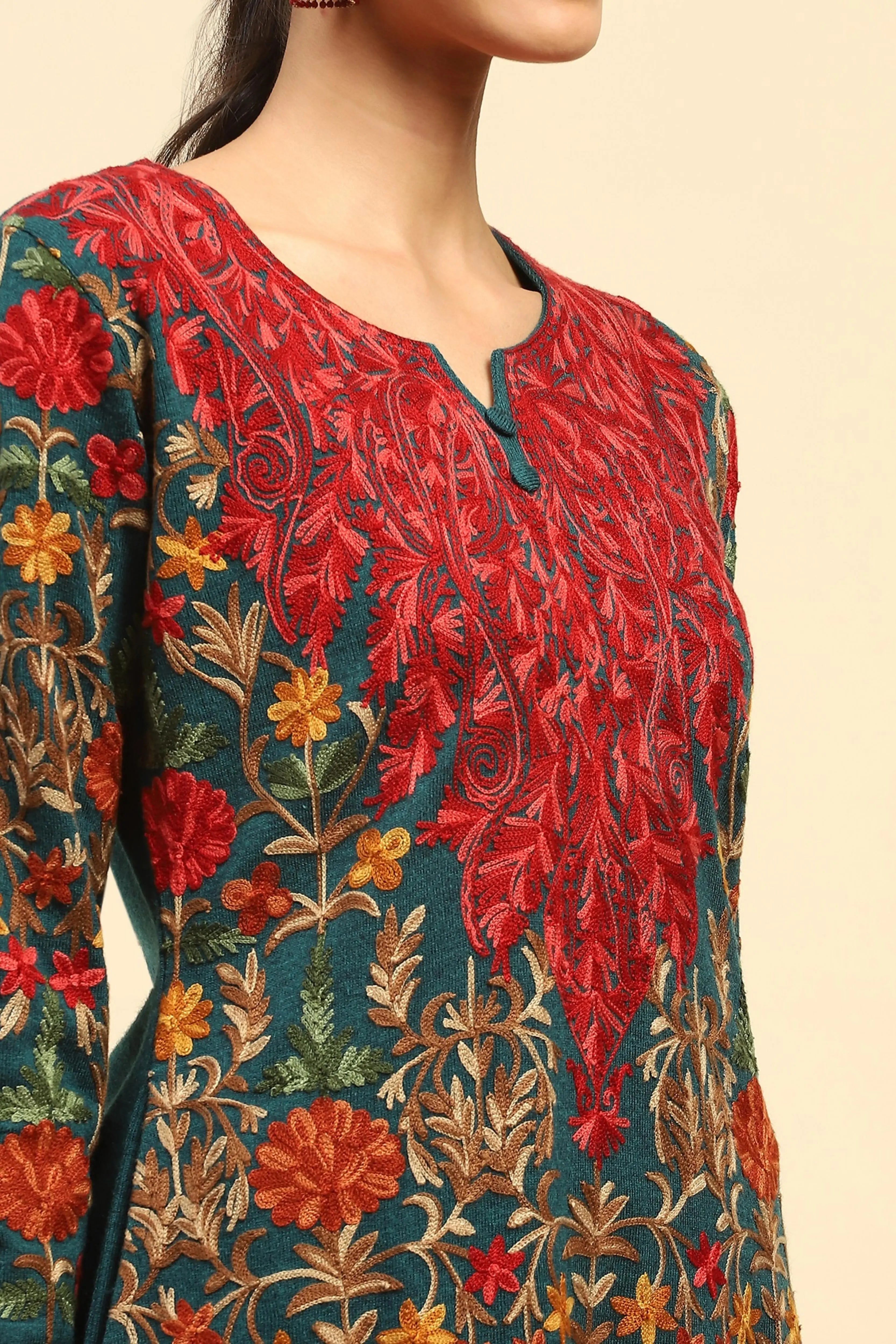 Rama Green Thread Woolen Embroidered Notch Neck Kurta - Global Republic