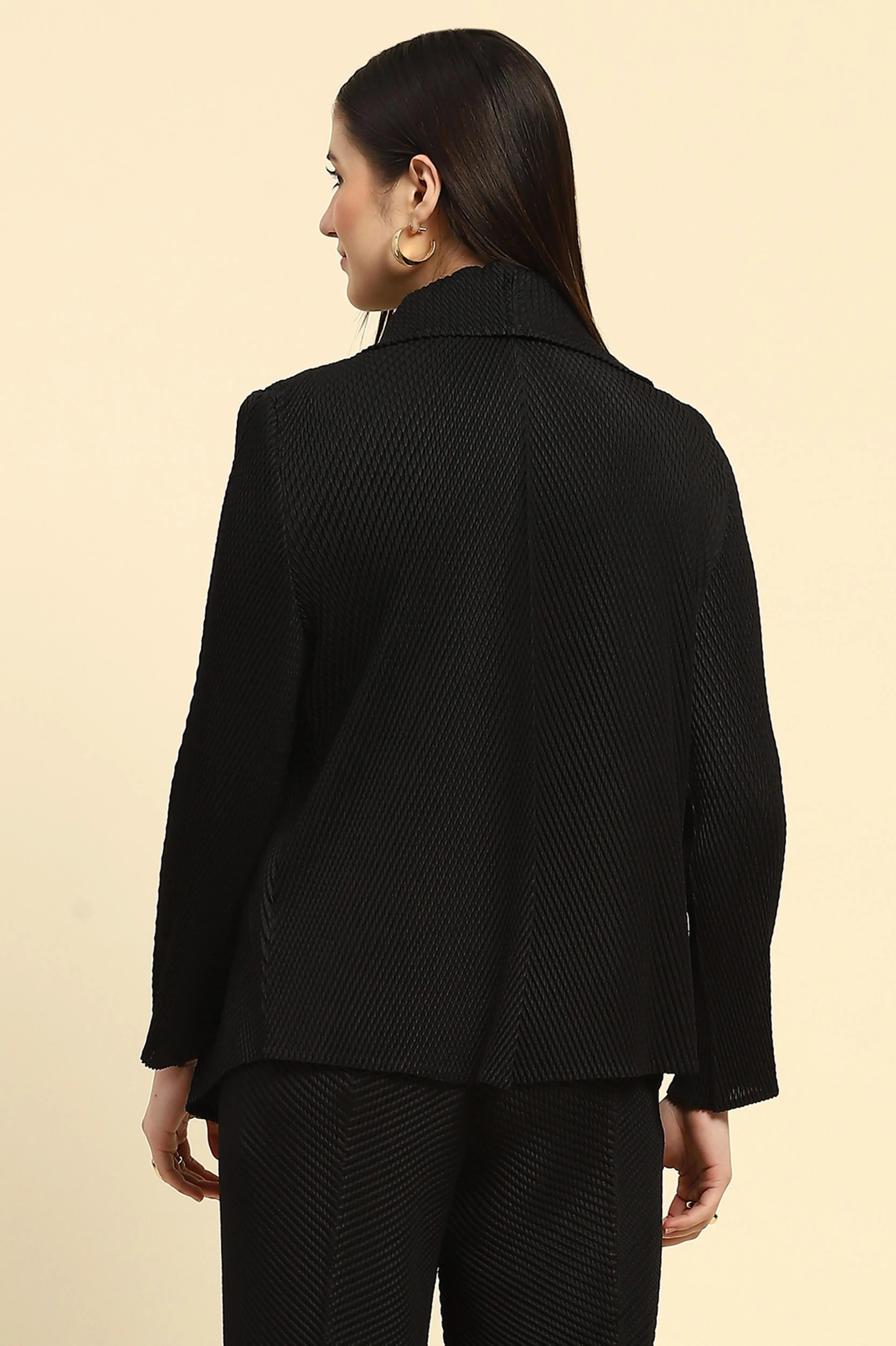 Black Pleated Loose Shrug - Global Republic