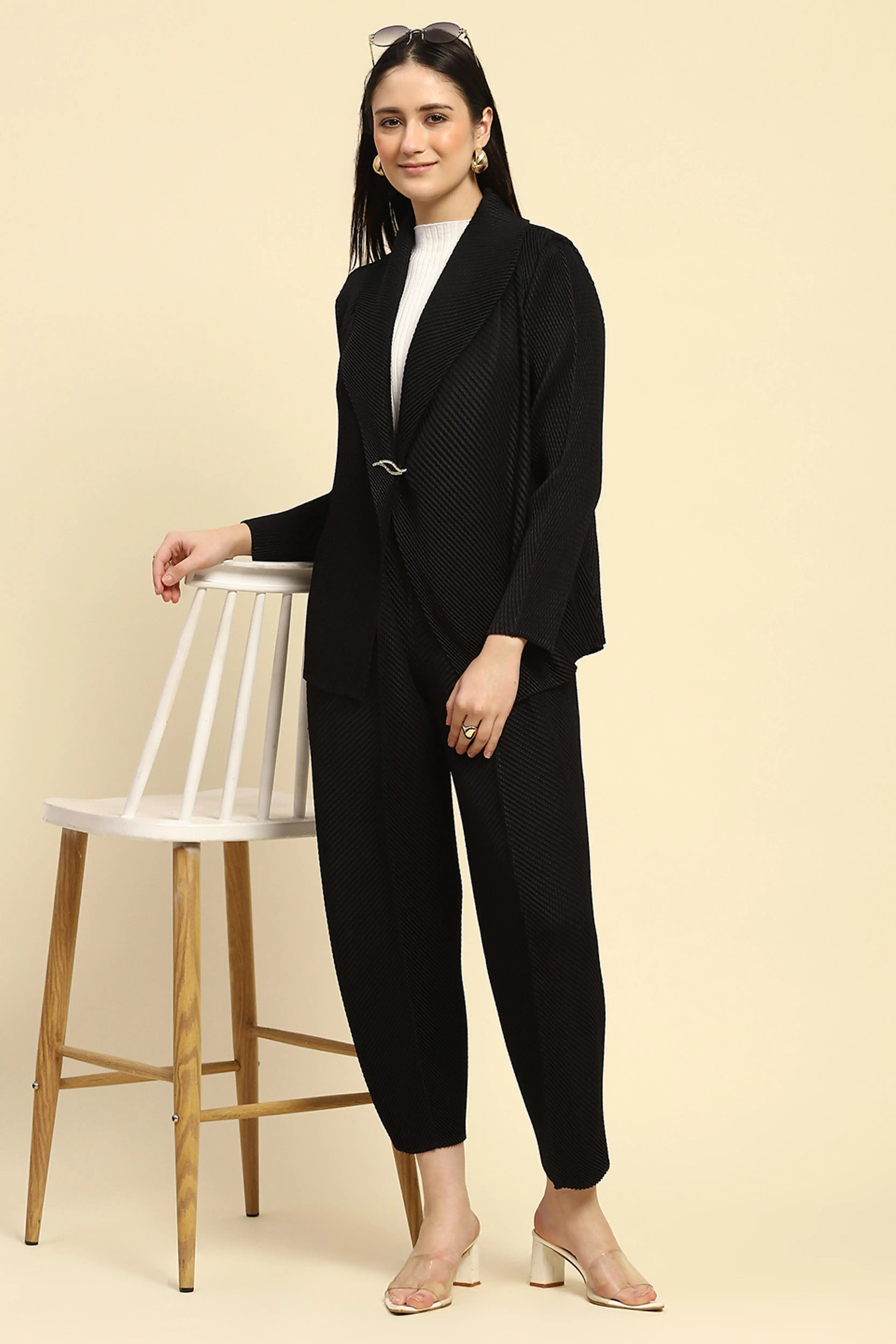 Black Pleated Loose Lower - Global Republic