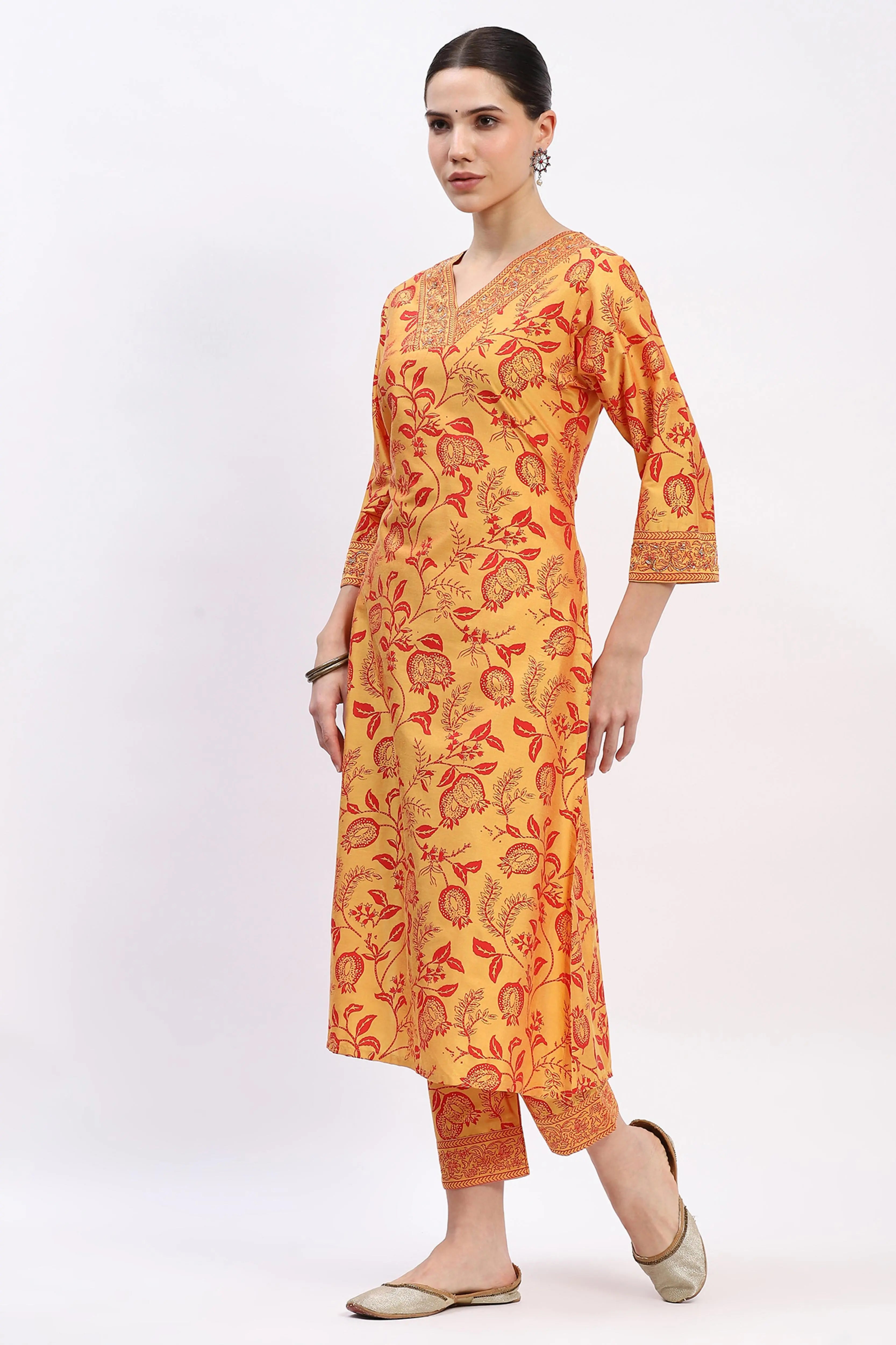 Muslin Embellished Kurta Set - Global Republic