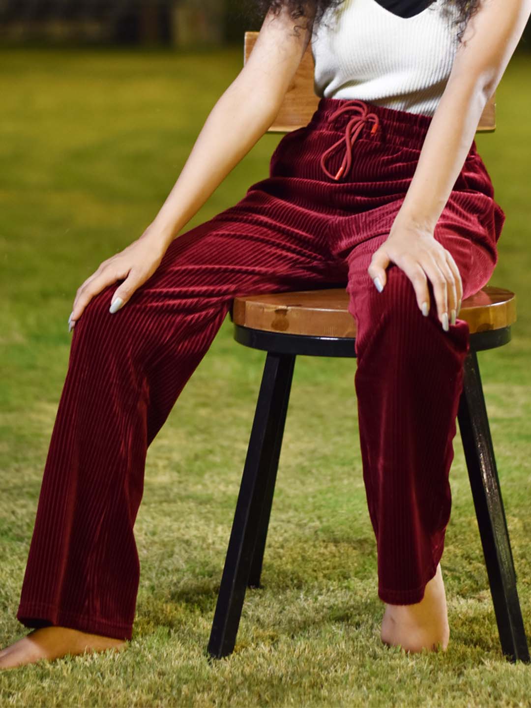 Women Maroon Flared-Fit Palazzo Pants With Pockets