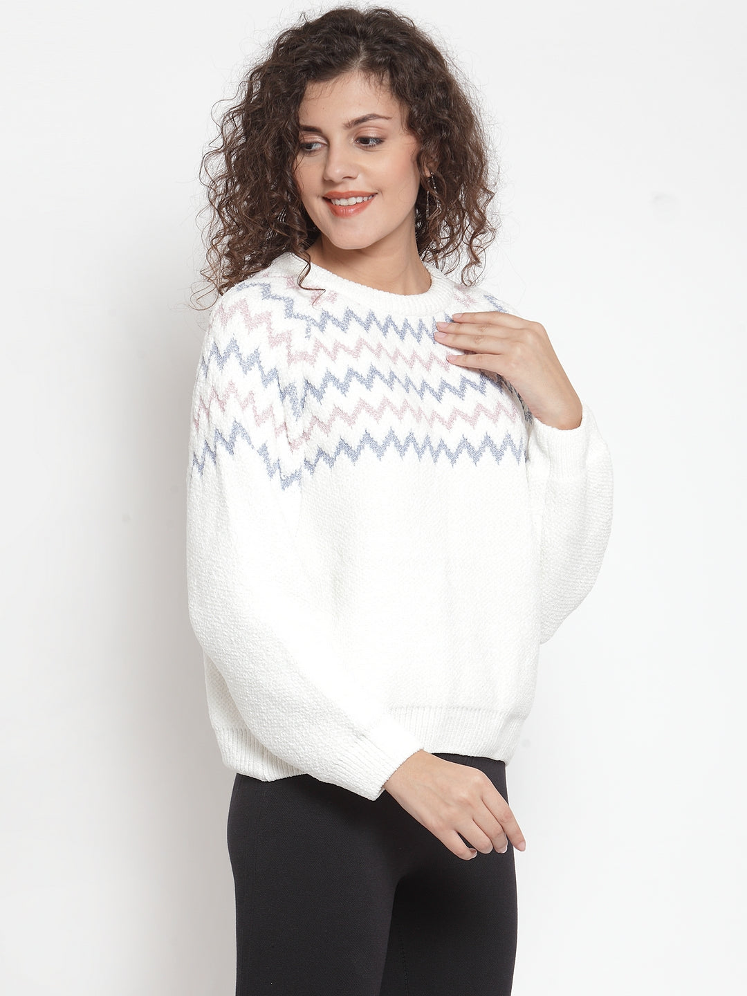 Women Black & White Printed Pullover Sweater