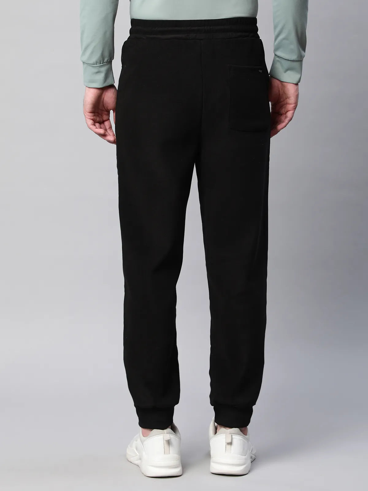 Mens Black Solid Knitted Joggers