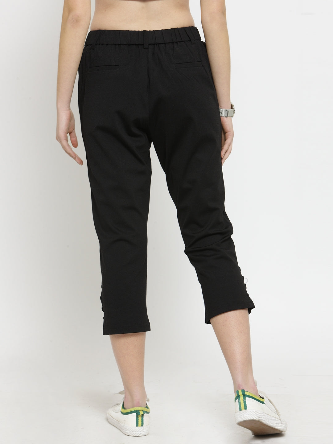 Women Tapered Fitted Solid Black Capri