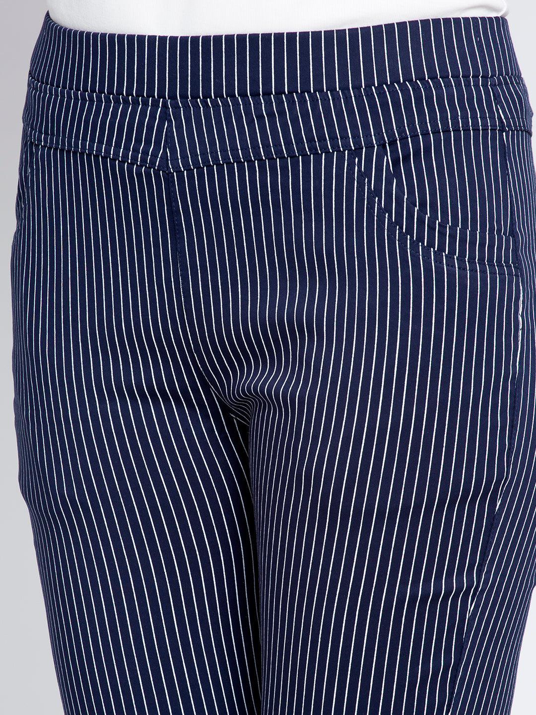 women navy striped jegging