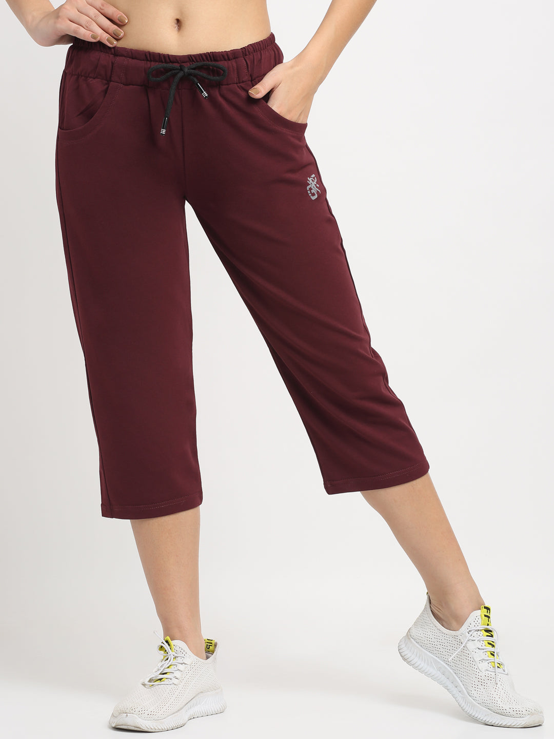 Women Maroon Solid stretchable Below Knee Capri