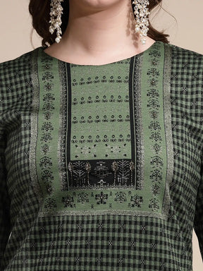 Women Green Printed Kurta Round Neck Woolen With Full Sleeve