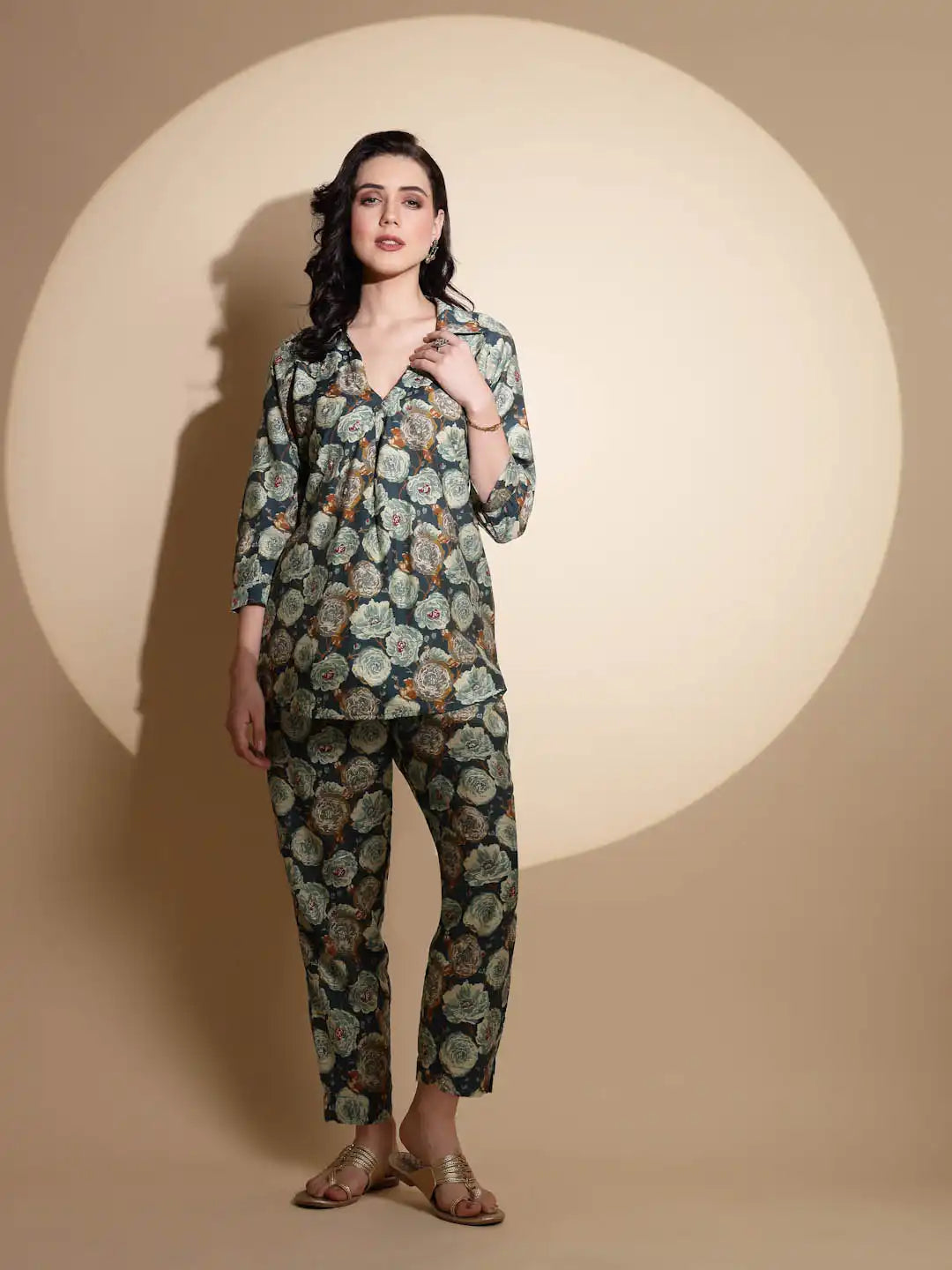 Green Floral Print Three Fourth Sleeve V-Neck Tunic Set