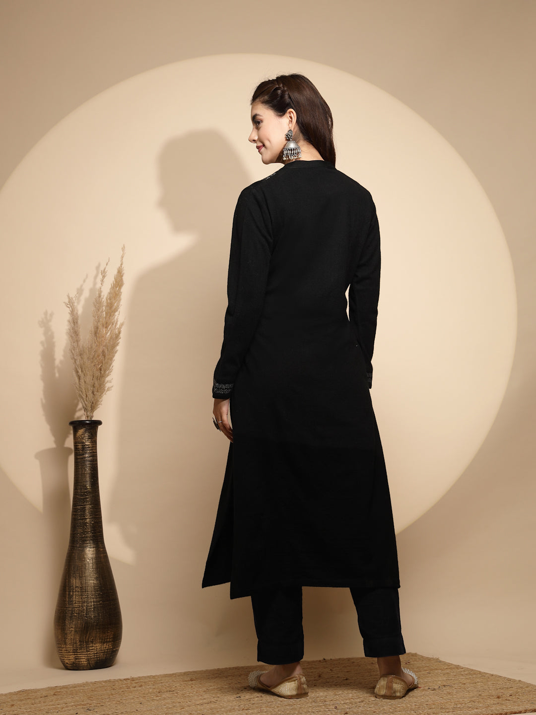 Black Side Printed Full Sleeve Collar With V Neck Woolen Kurta For Women - Global Republic