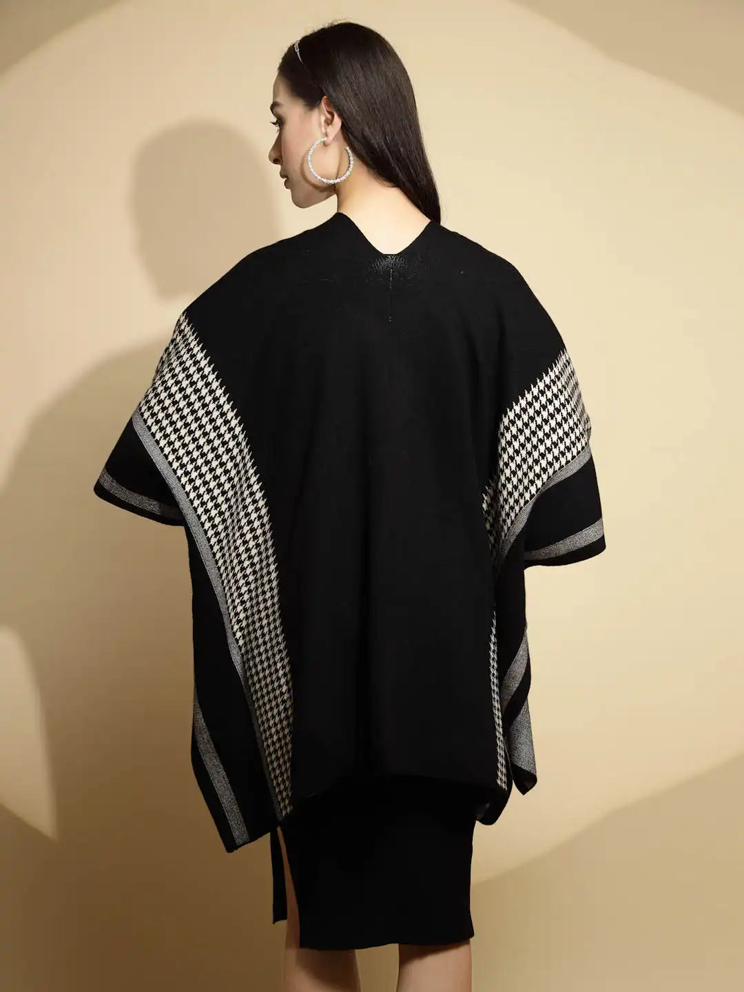 Black Abstract Print Half Sleeve Open Neck Knitted Winter Shrug