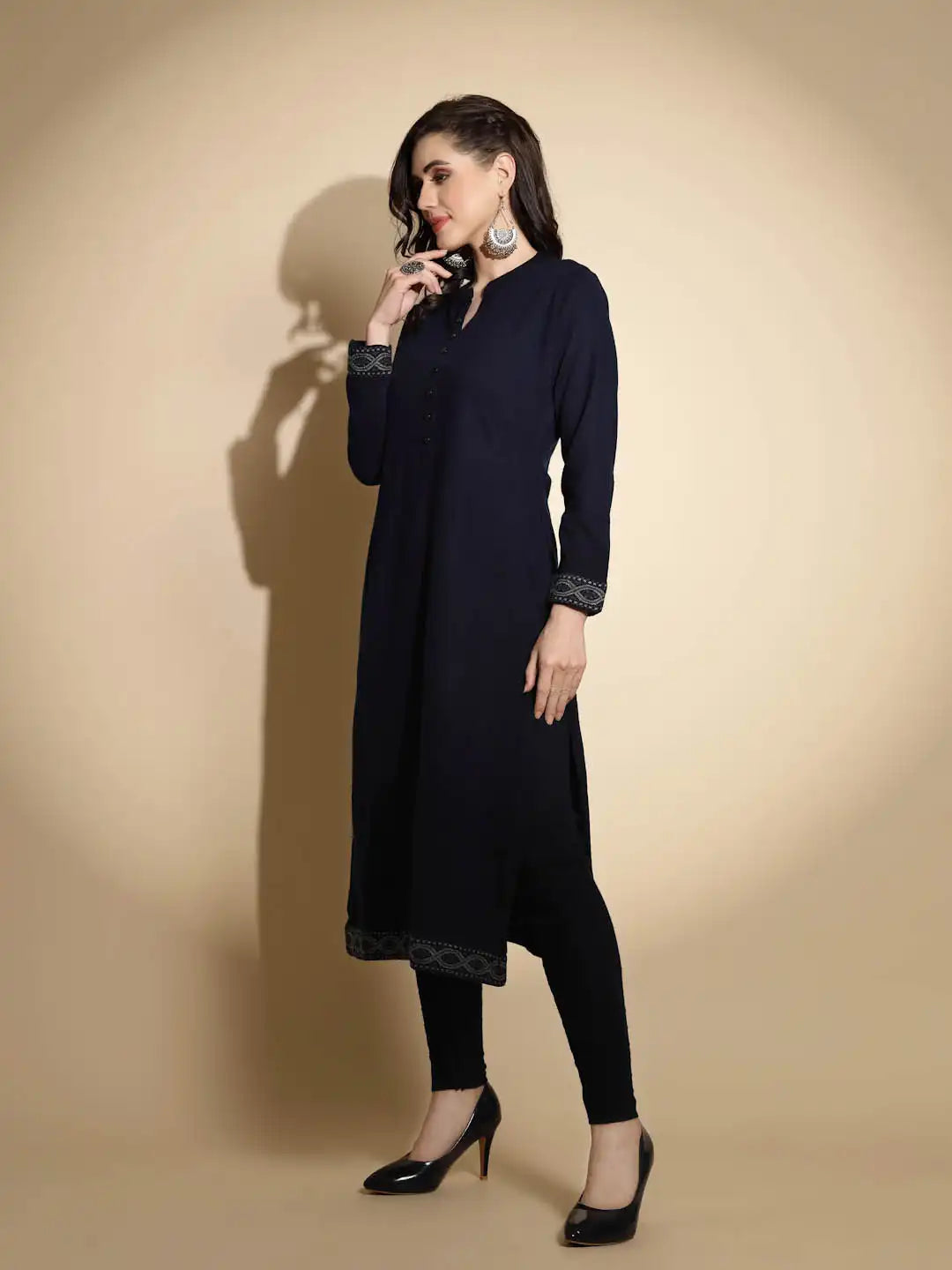 Navy Blue Abstract Print Full Sleeves Collared With V-Neck Woolen Kurta - Global Republic