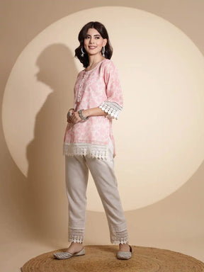 Pink Floral Print Three Fourth Sleeve Round Neck Tunic Set
