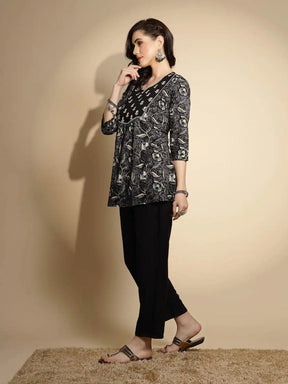 Black Embroidered Three Quarter Sleeves Round With V-Neck Tunic