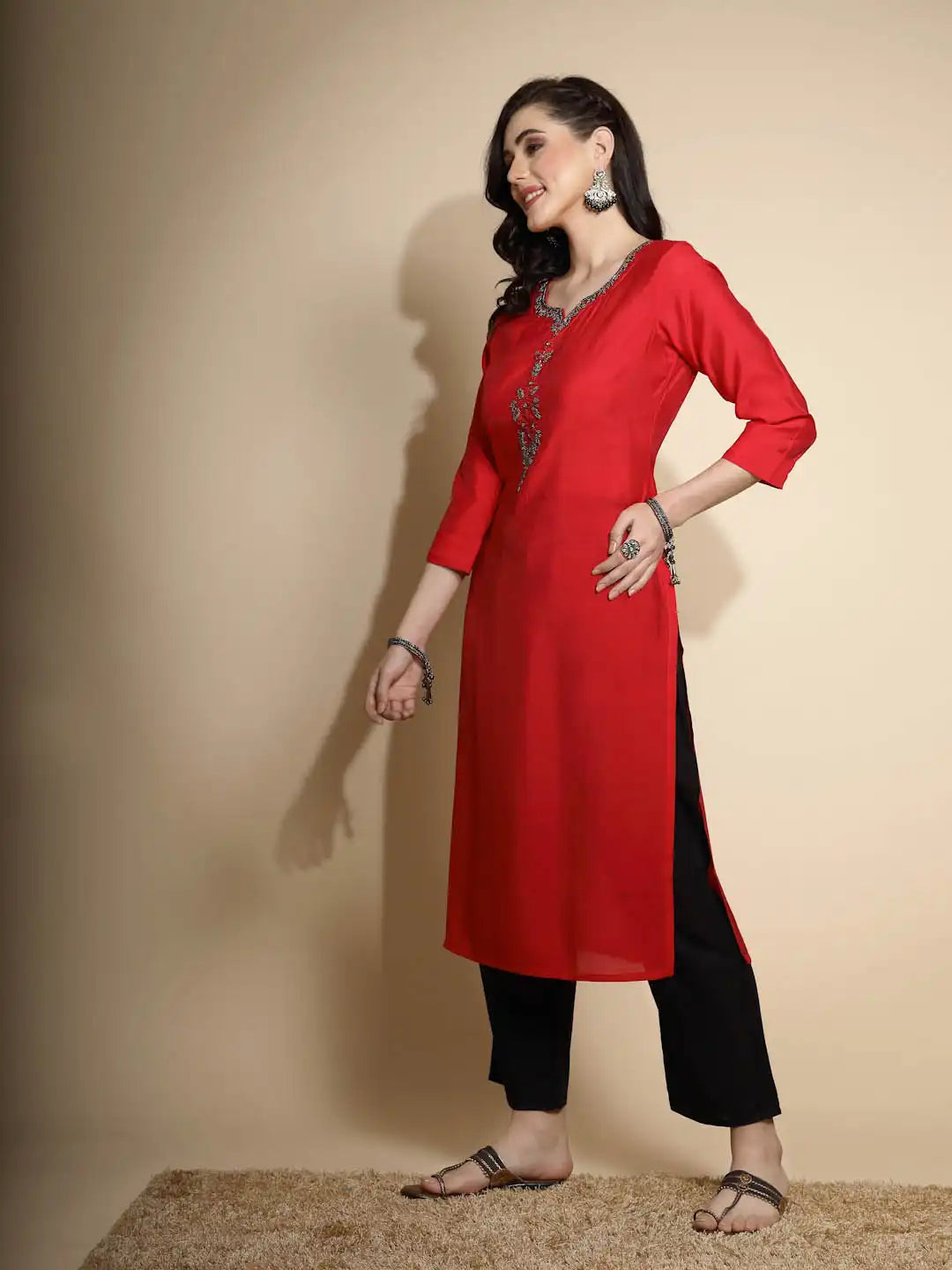 Red Embroidered Three Quarter Sleeves Round With V Neck Cotton Blend Kurta - Global Republic