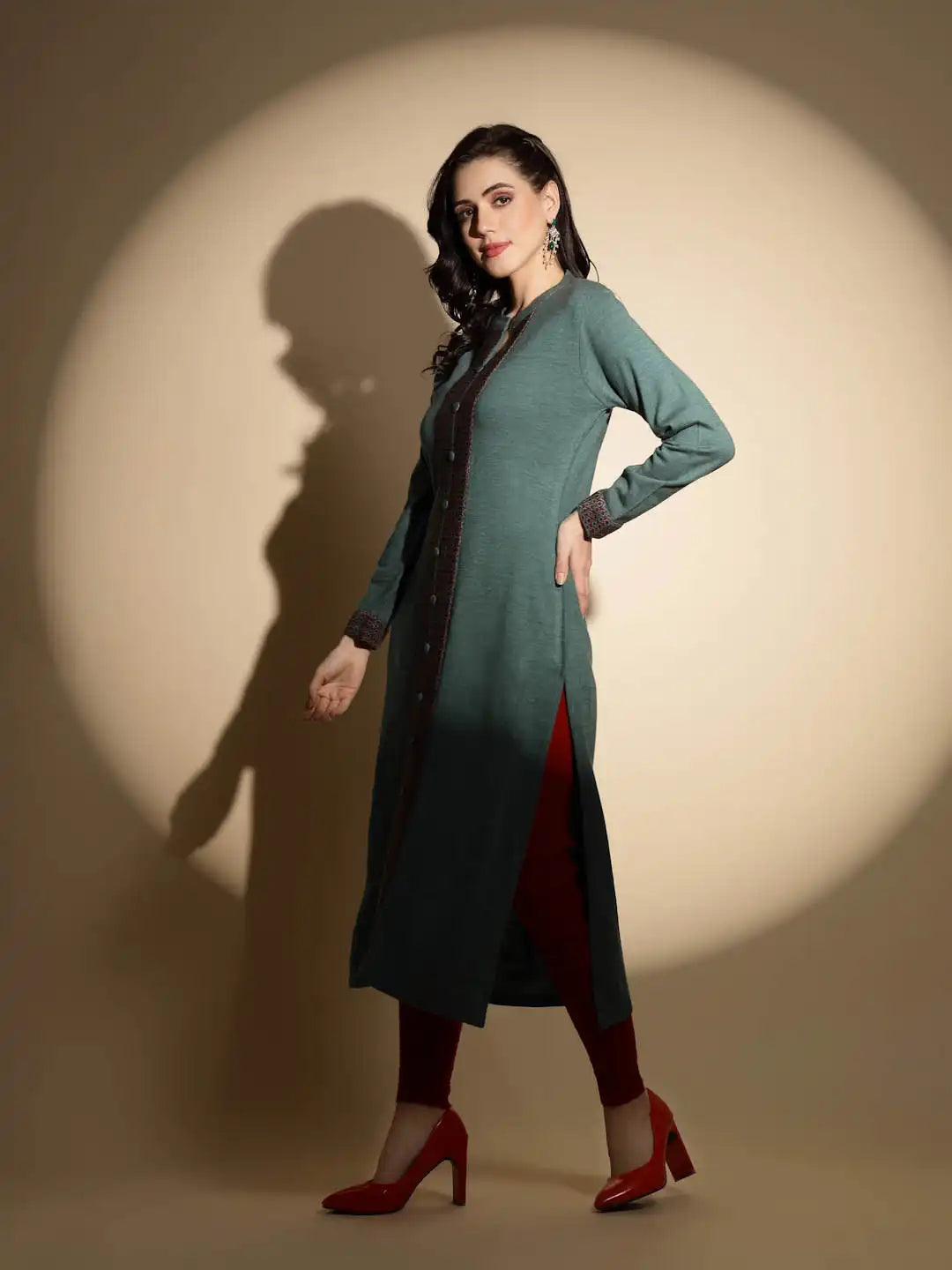 Green Abstract Print Full Sleeve Round With V-Neck Woolen Kurta