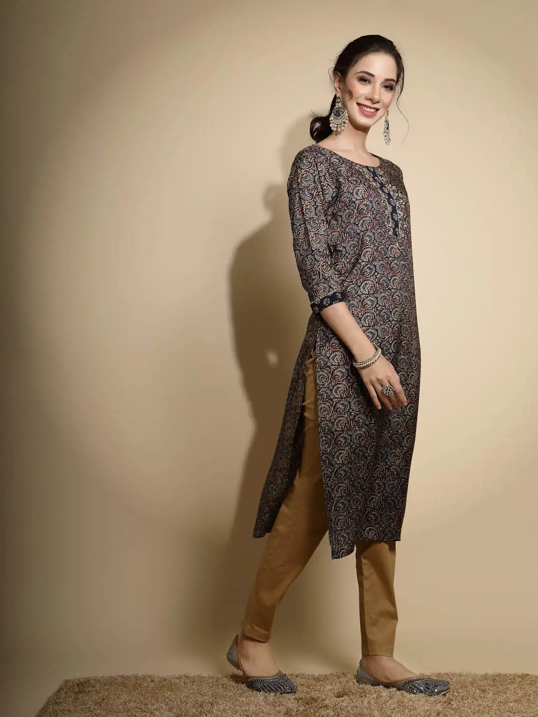 Blue Embroidered Three Quarter Sleeves Round Neck Cotton Blend Kurta - Global Republic