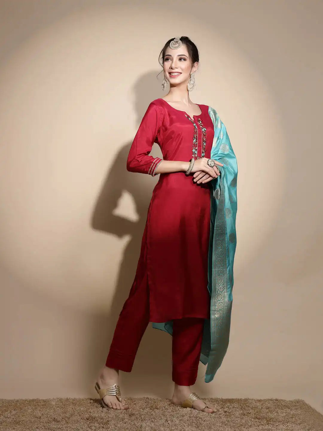 Fuchsia Embroidered Three Quarter Sleeves Slit Crew Neck Cotton Kurta Set With Banarasi Dupatta - Global Republic