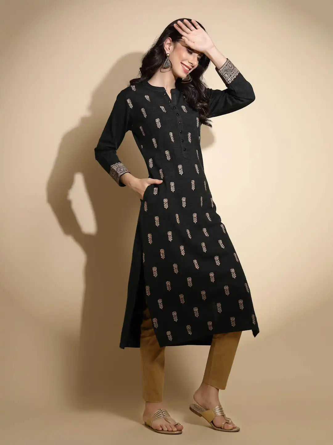 Green Printed Full Sleeves Round With V-Neck Woolen Kurta - Global Republic